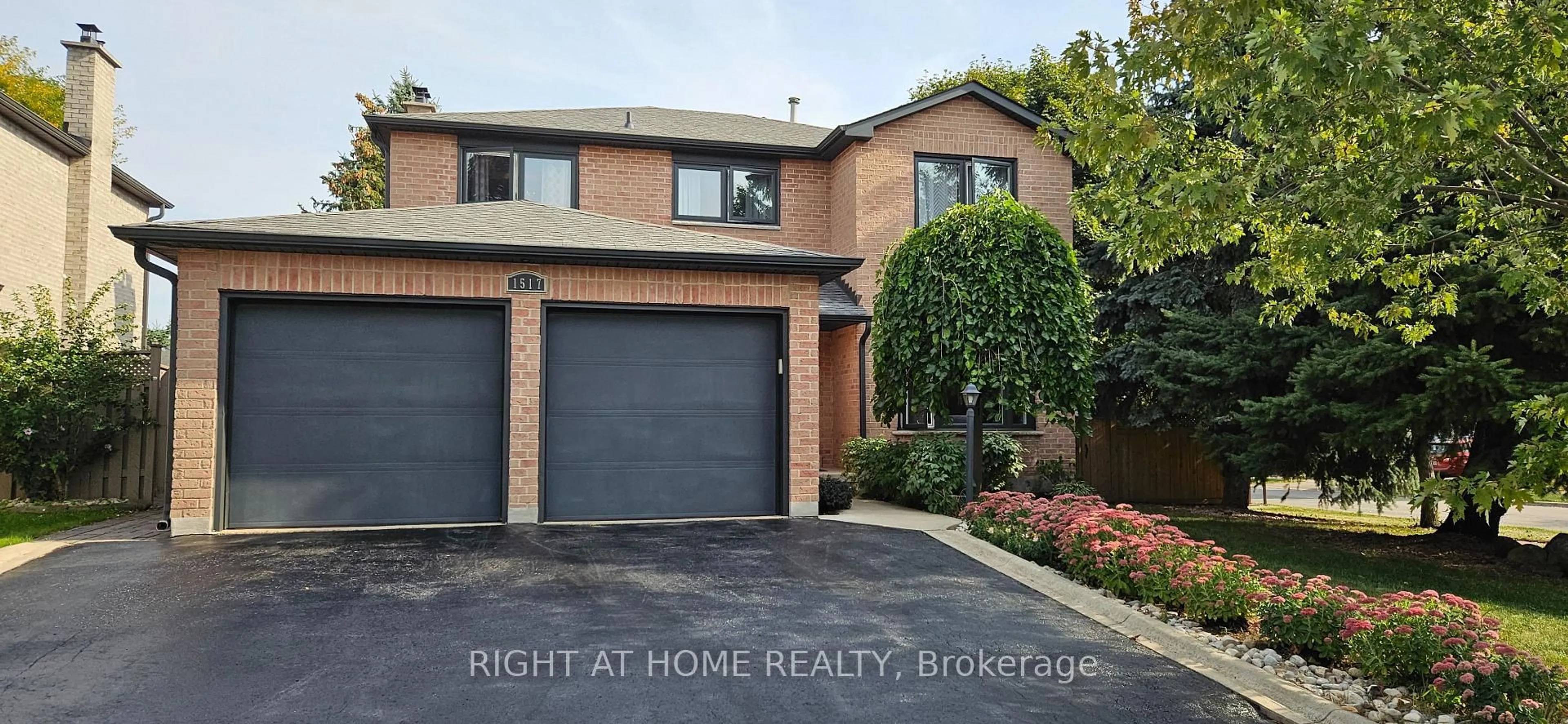 Home with brick exterior material, street for 1517 Queensbury Cres, Oakville Ontario L6H 4G6