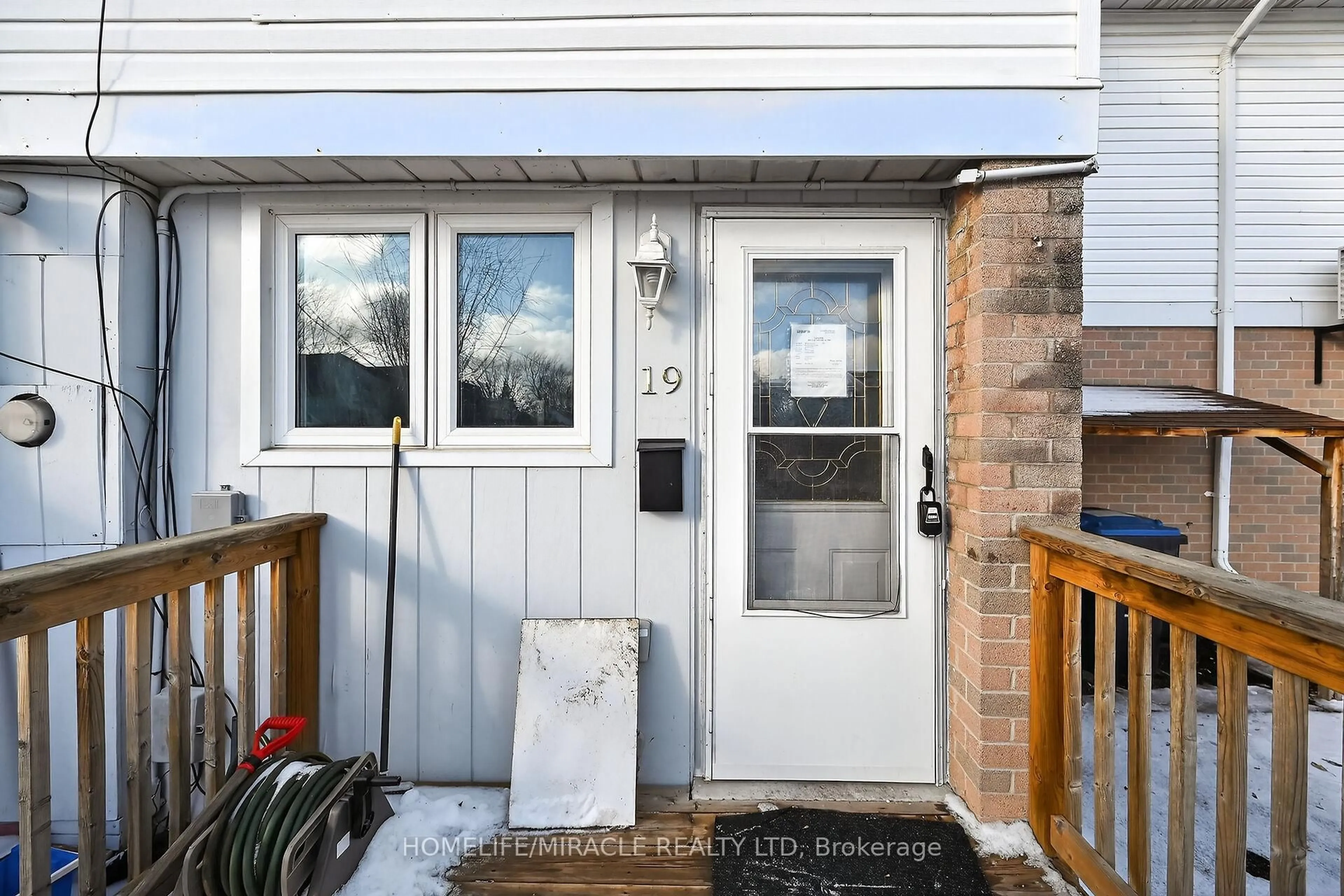 Unknown for 19 Hindquarter Crt, Brampton Ontario L6S 2C3