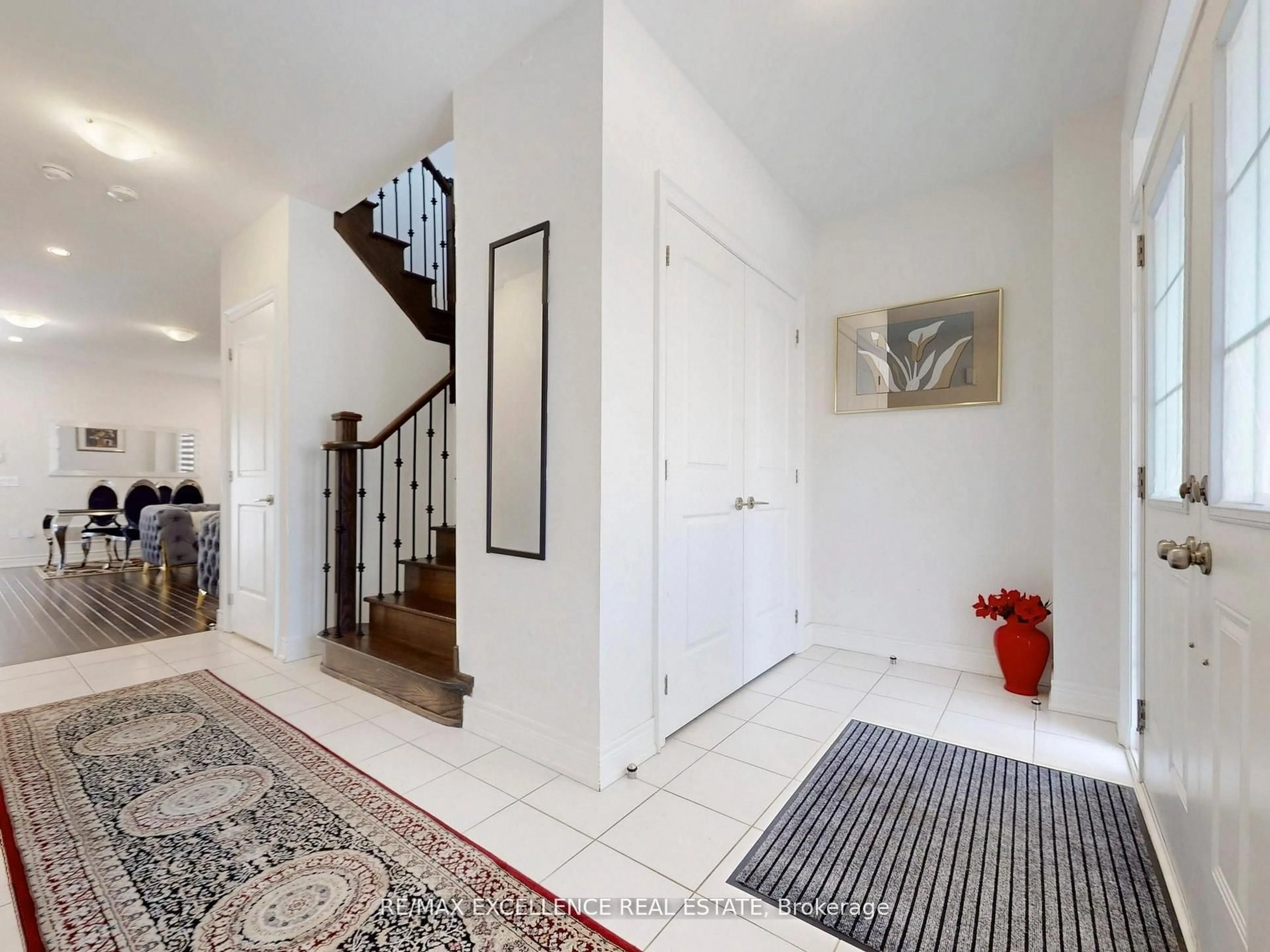 Indoor entryway for 33 Tiger Cres, Brampton Ontario L6R 0C8