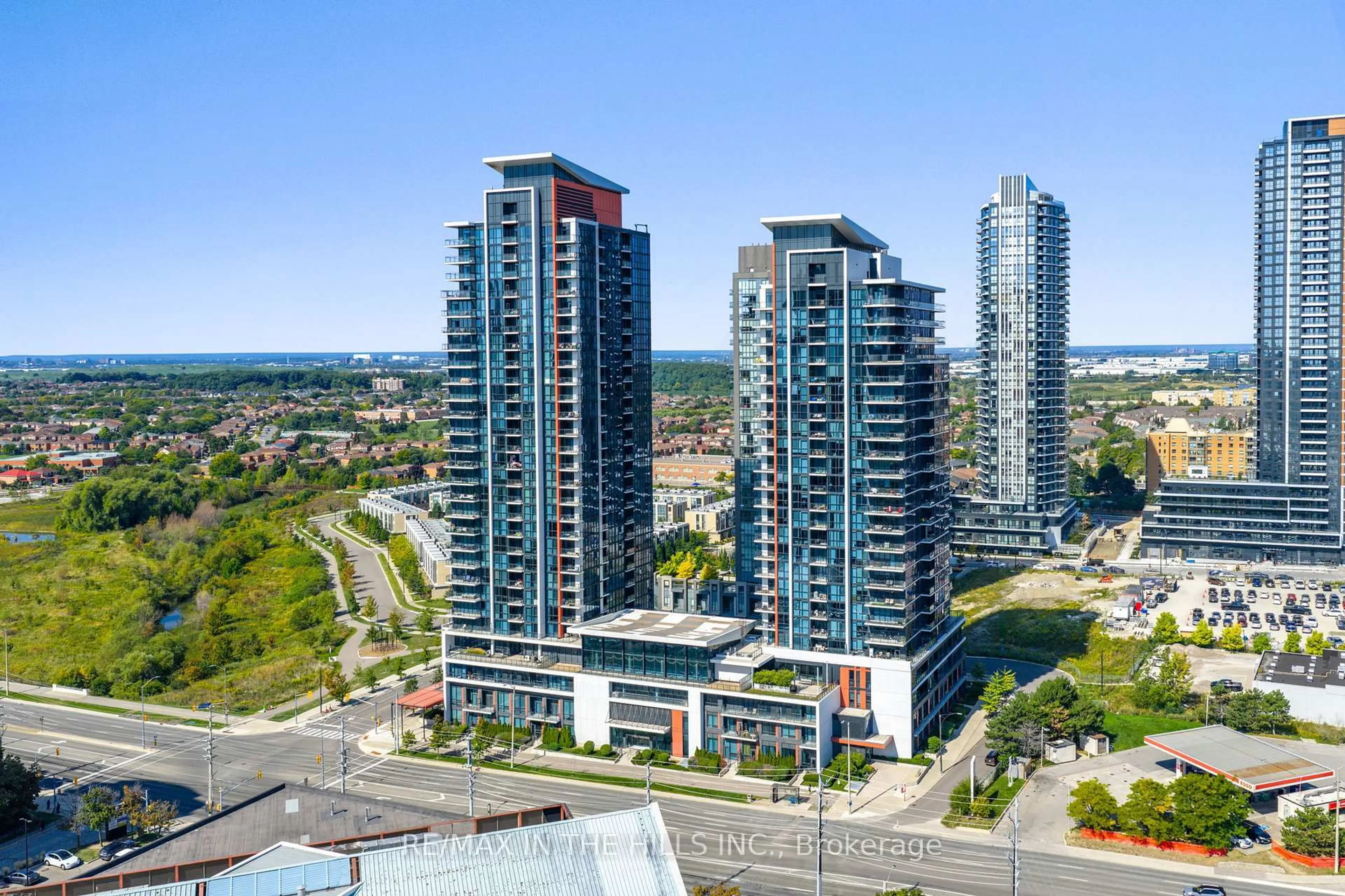 A pic from outside/outdoor area/front of a property/back of a property/a pic from drone, city buildings view from balcony for 55 Eglinton Ave #2007, Mississauga Ontario L5R 0E4