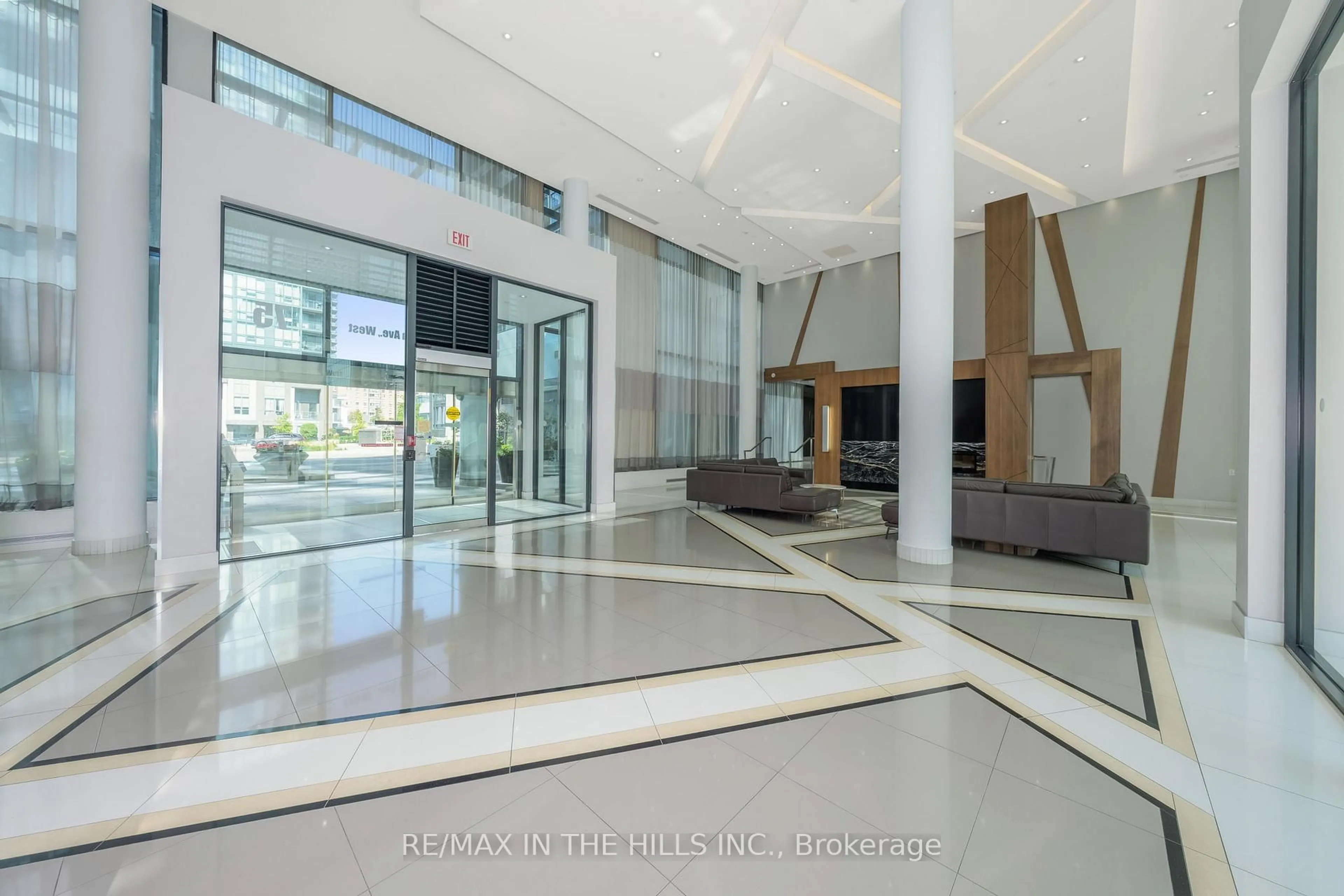 Lobby for 55 Eglinton Ave #2007, Mississauga Ontario L5R 0E4