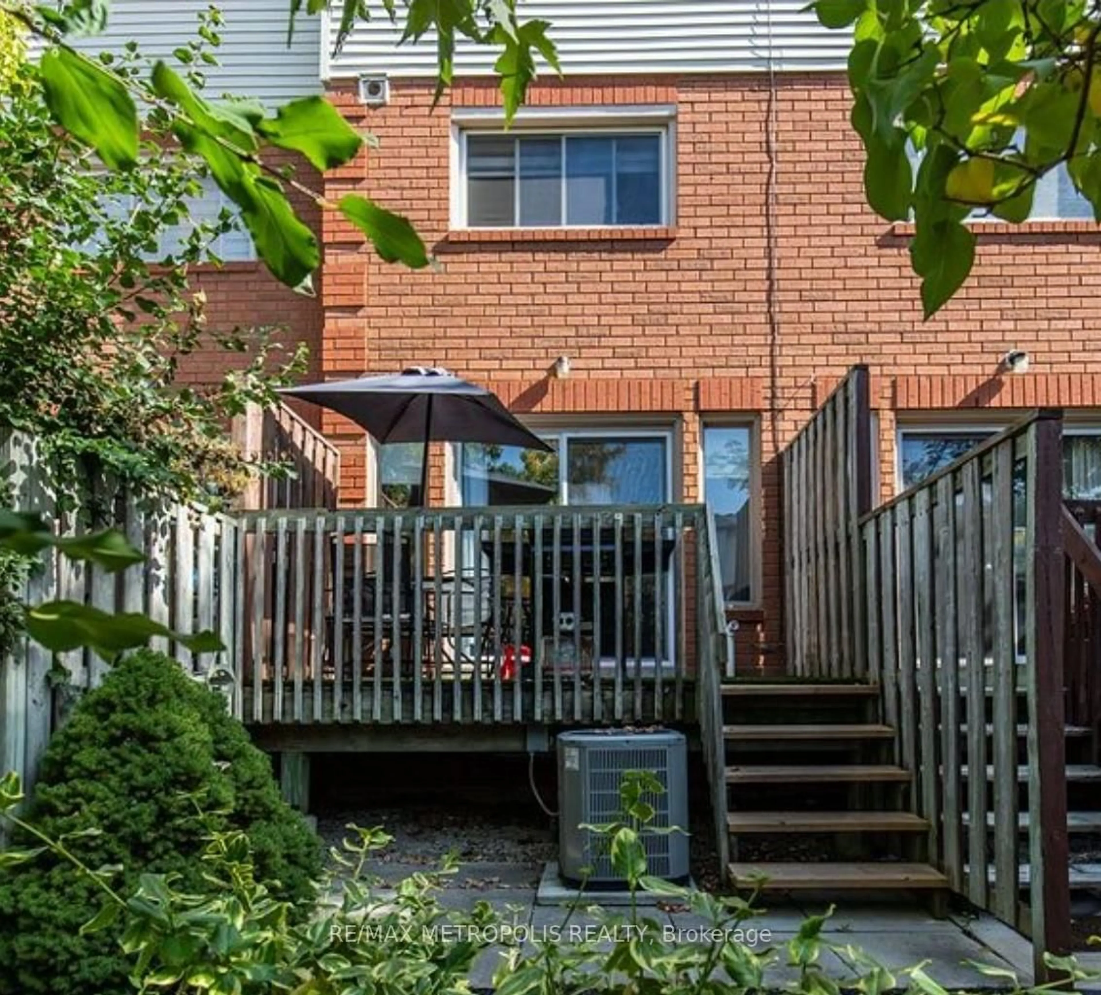 Patio, street for 3895 Doug Leavens Blvd #39, Mississauga Ontario L5N 7G1