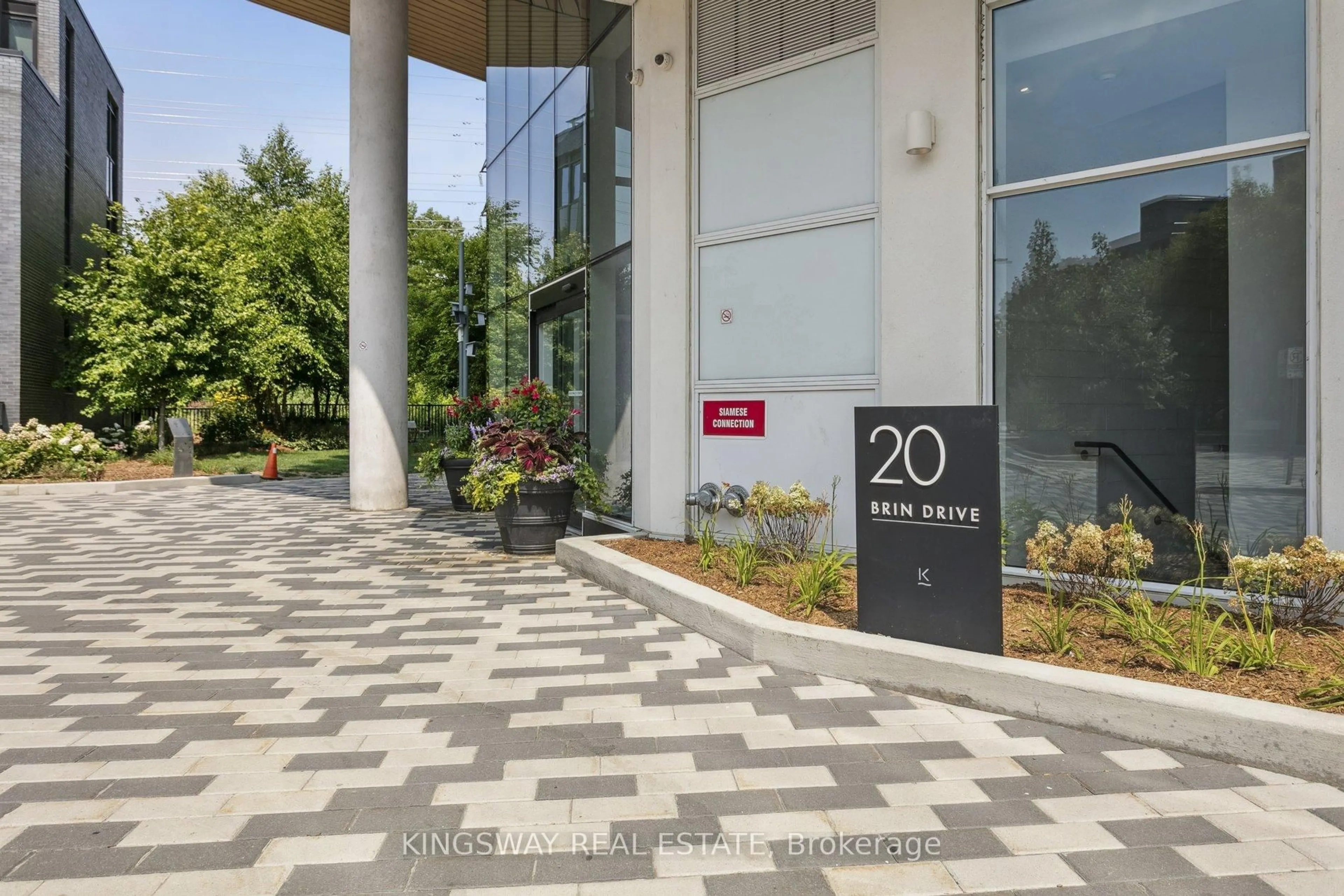 Unknown for 20 Brin Dr #604, Toronto Ontario M8X 0B2