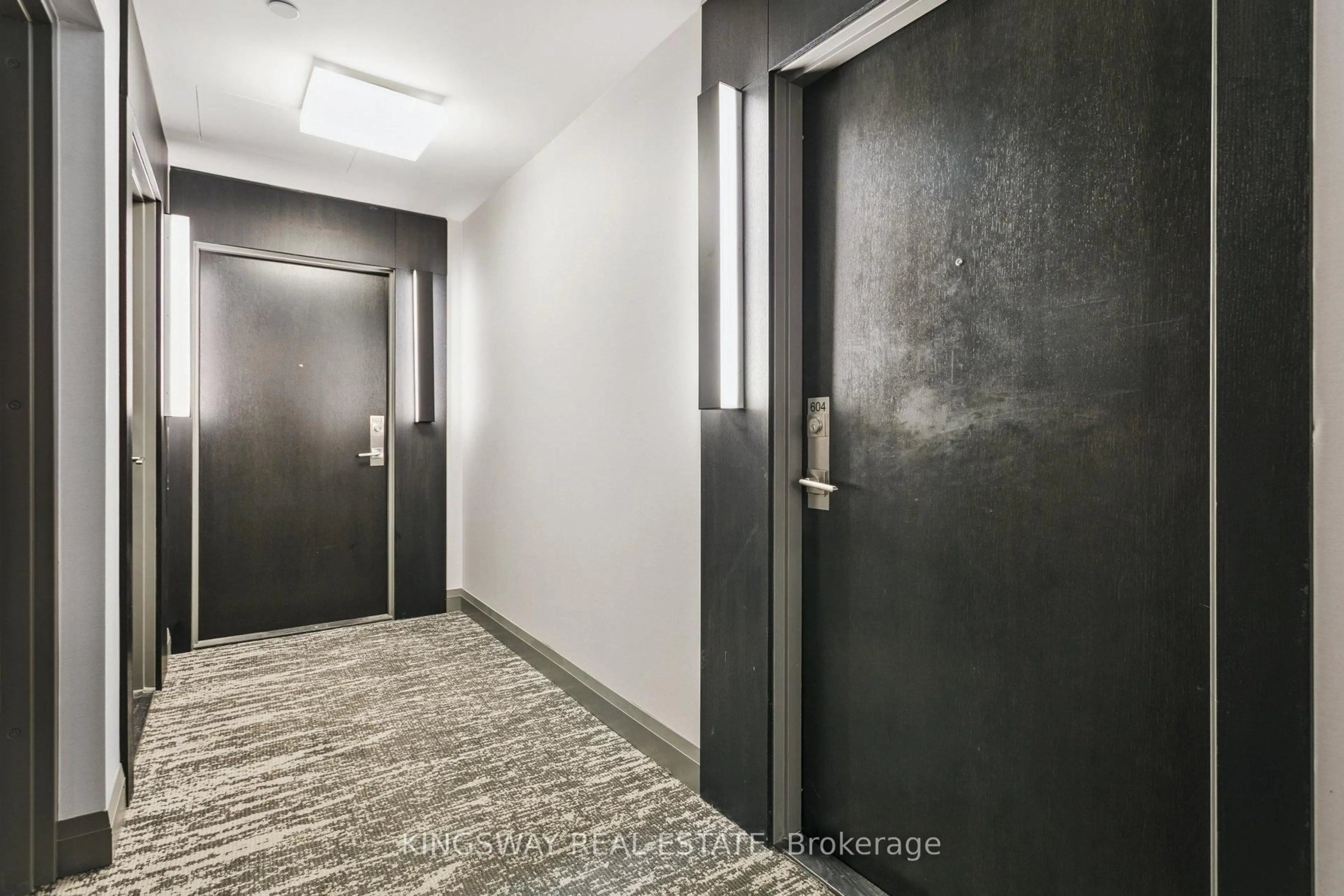 Indoor foyer for 20 Brin Dr #604, Toronto Ontario M8X 0B2