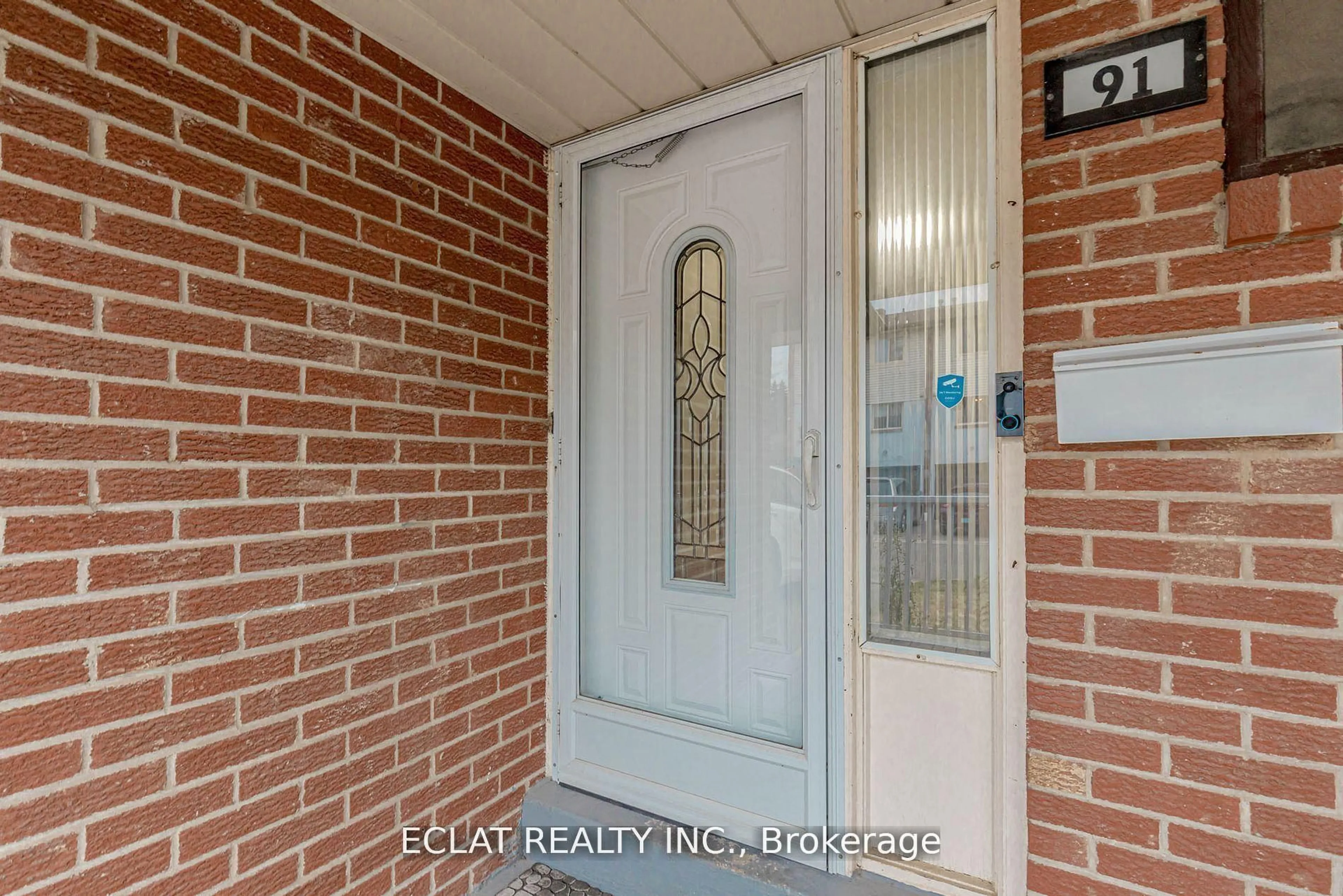 Indoor entryway for 91 Baronwood Crt #91, Brampton Ontario L6V 3H7