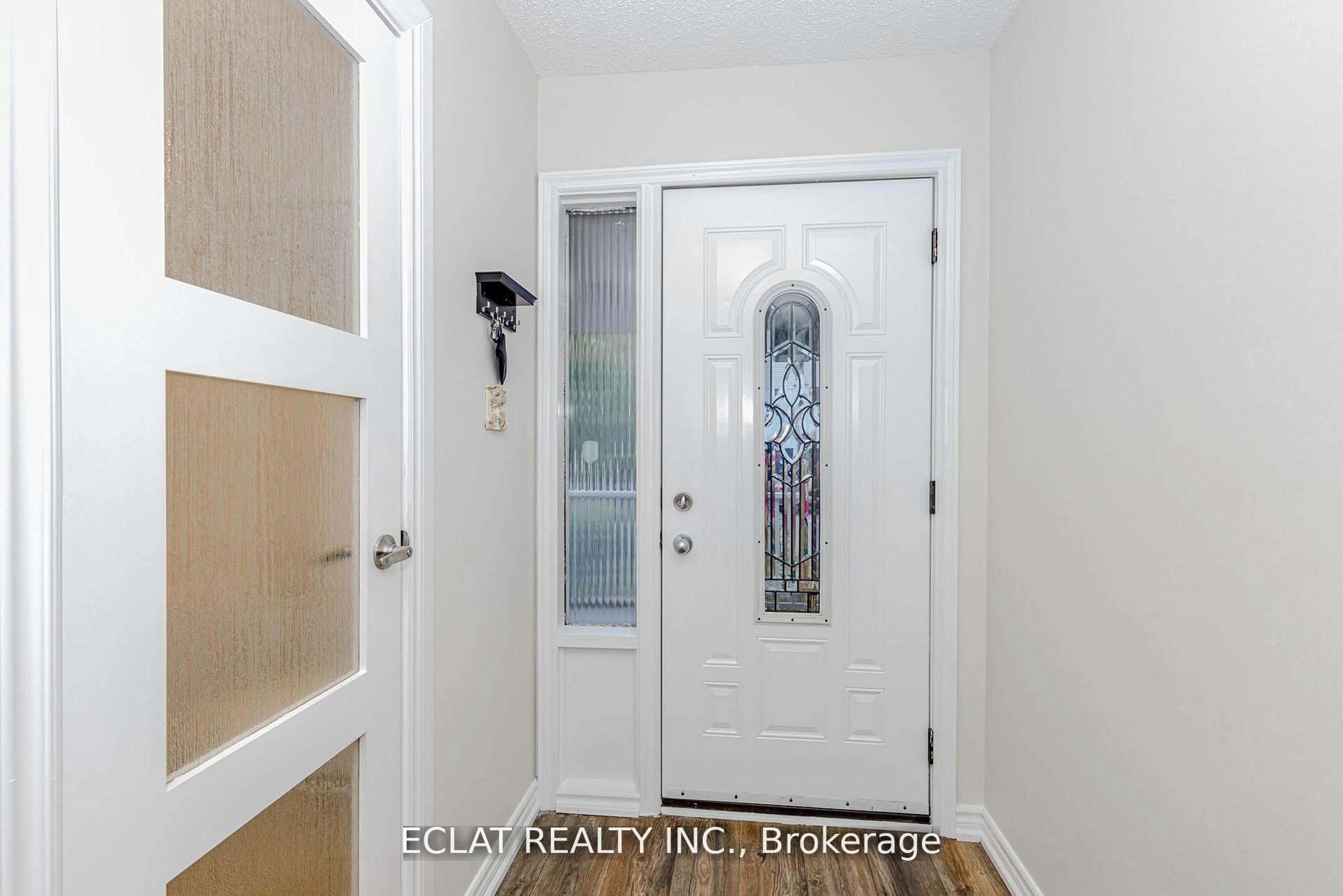 Indoor entryway for 91 Baronwood Crt #91, Brampton Ontario L6V 3H7