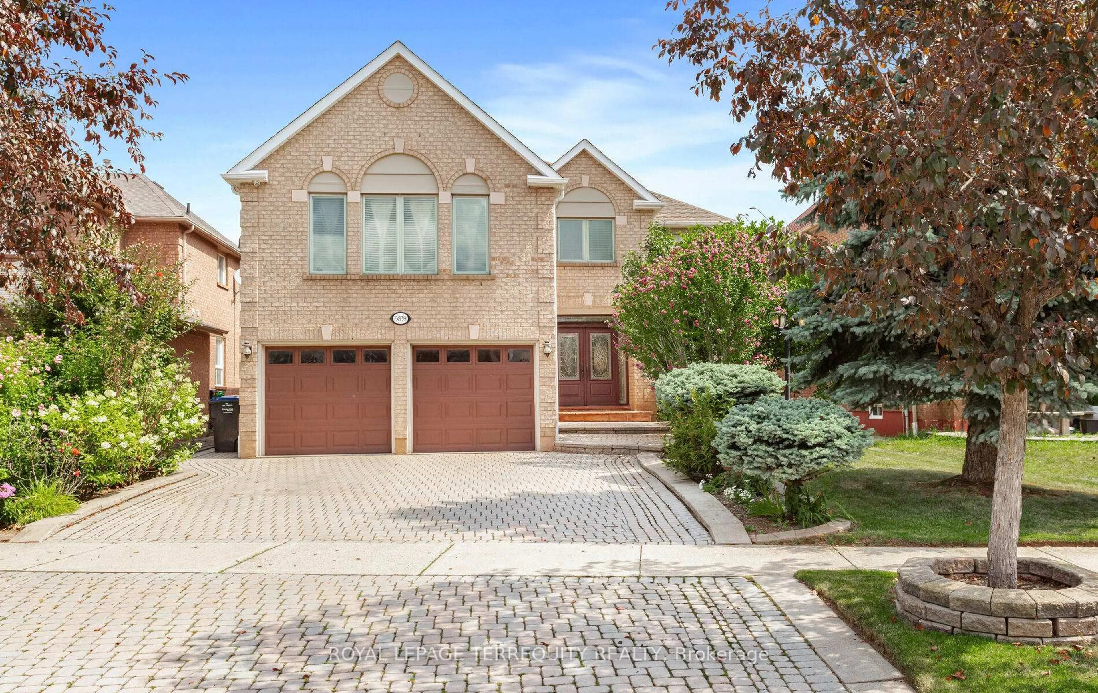 Home with brick exterior material, street for 5839 Fieldon Rd, Mississauga Ontario L5M 5K3