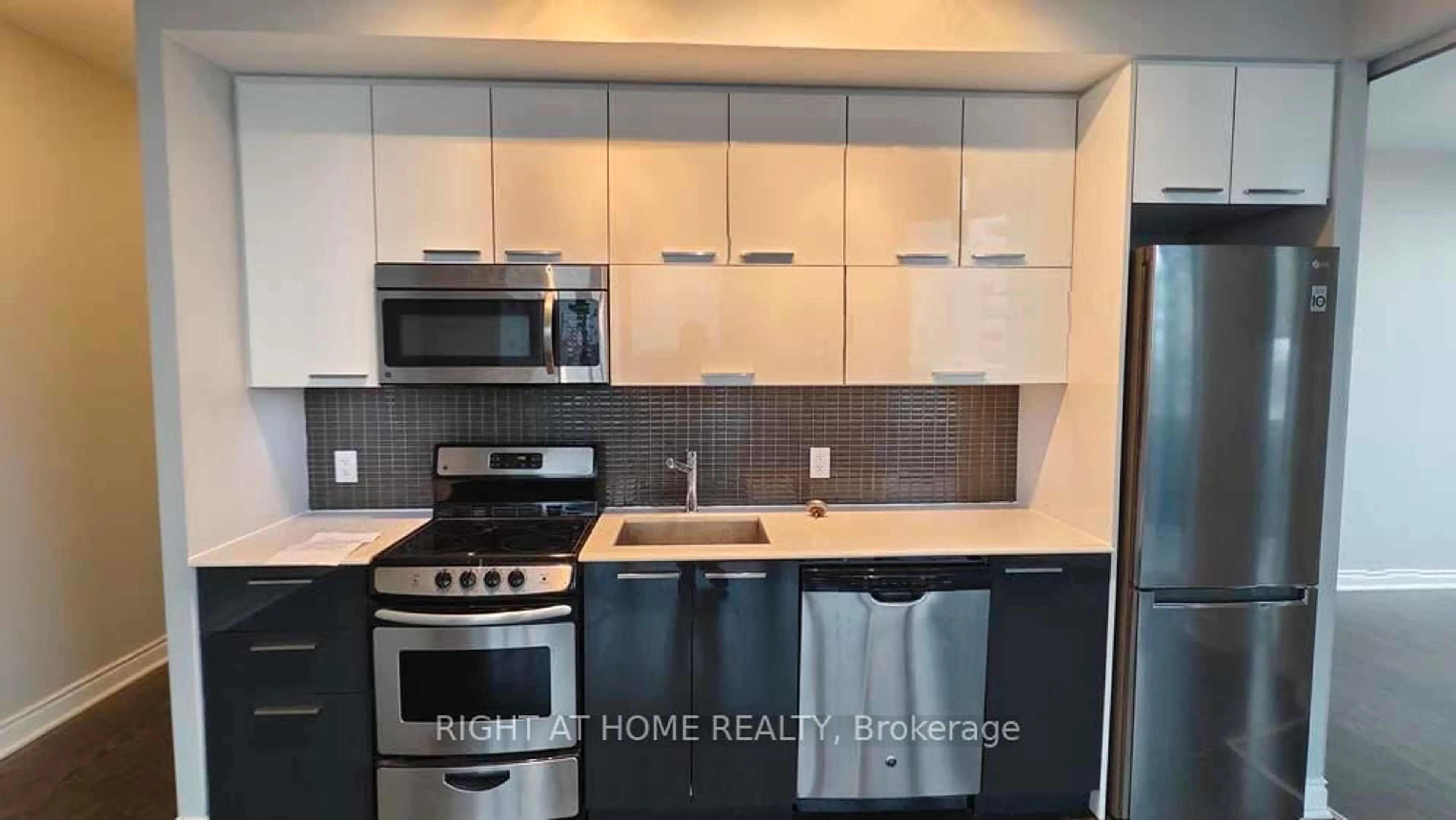 Standard kitchen, unknown for 80 Marine Parade Dr #1608, Toronto Ontario M8V 0A3