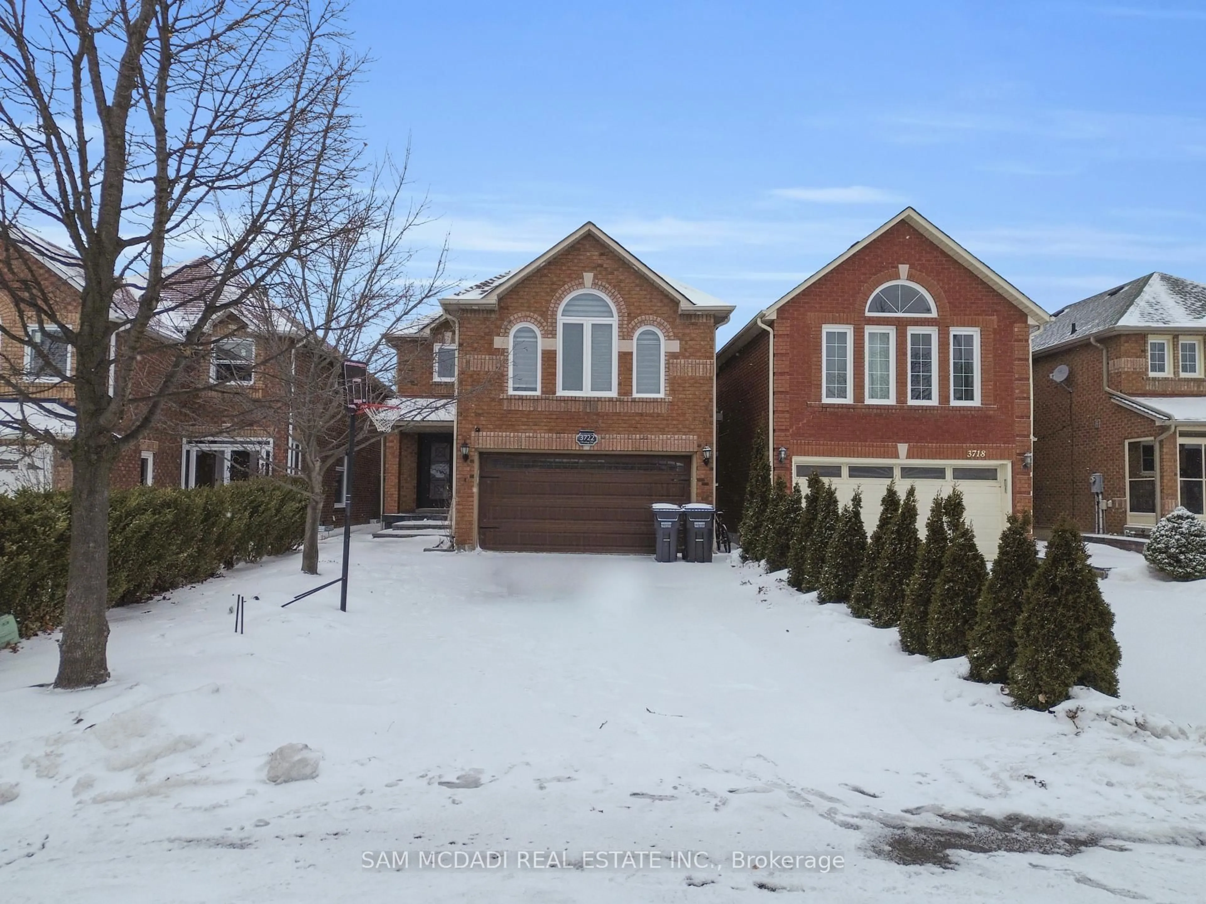 Home with brick exterior material, street for 3722 Densbury Dr, Mississauga Ontario L5N 6Z1