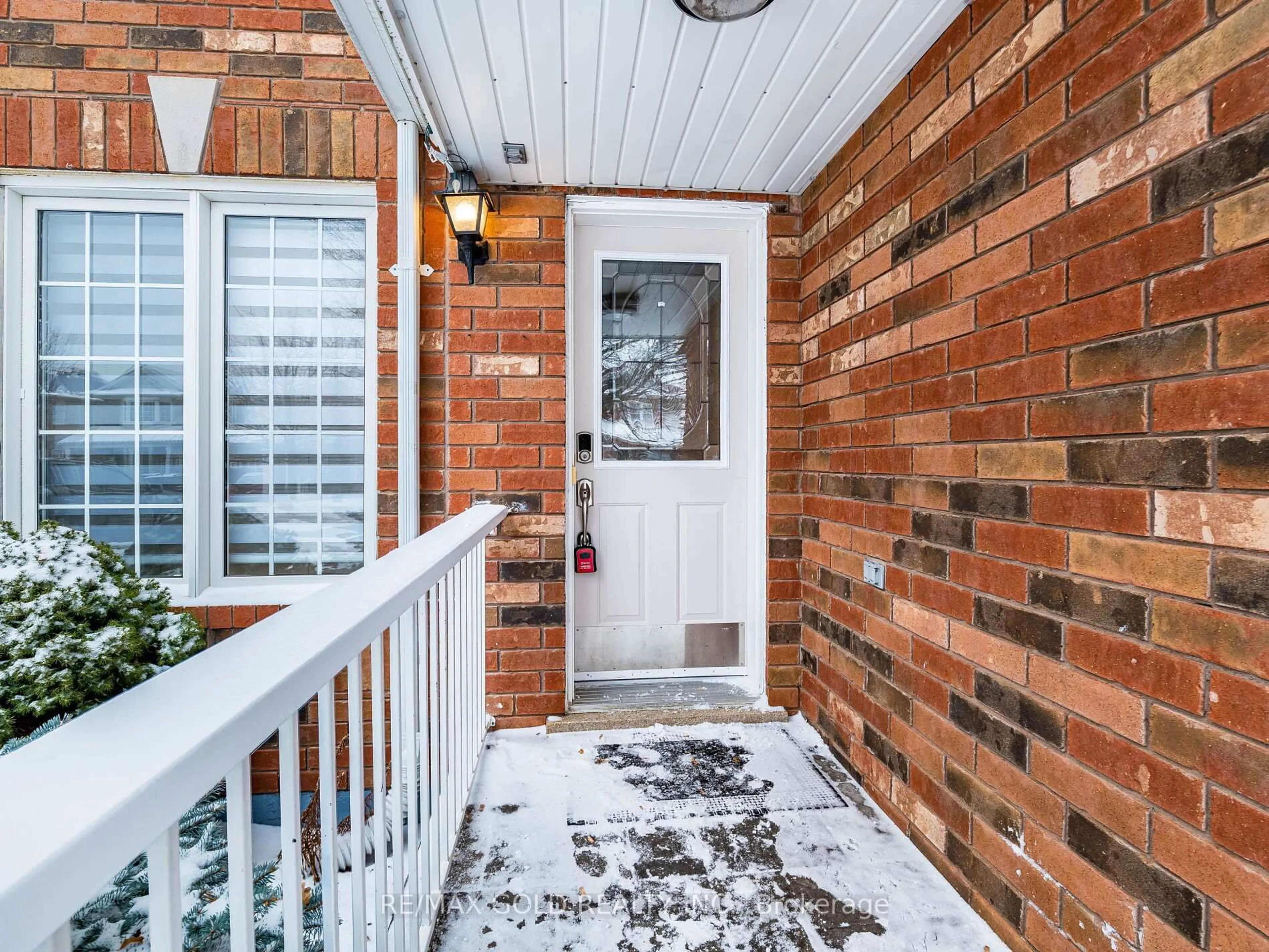 Indoor entryway for 42 Jessop Dr, Brampton Ontario L7A 3M8