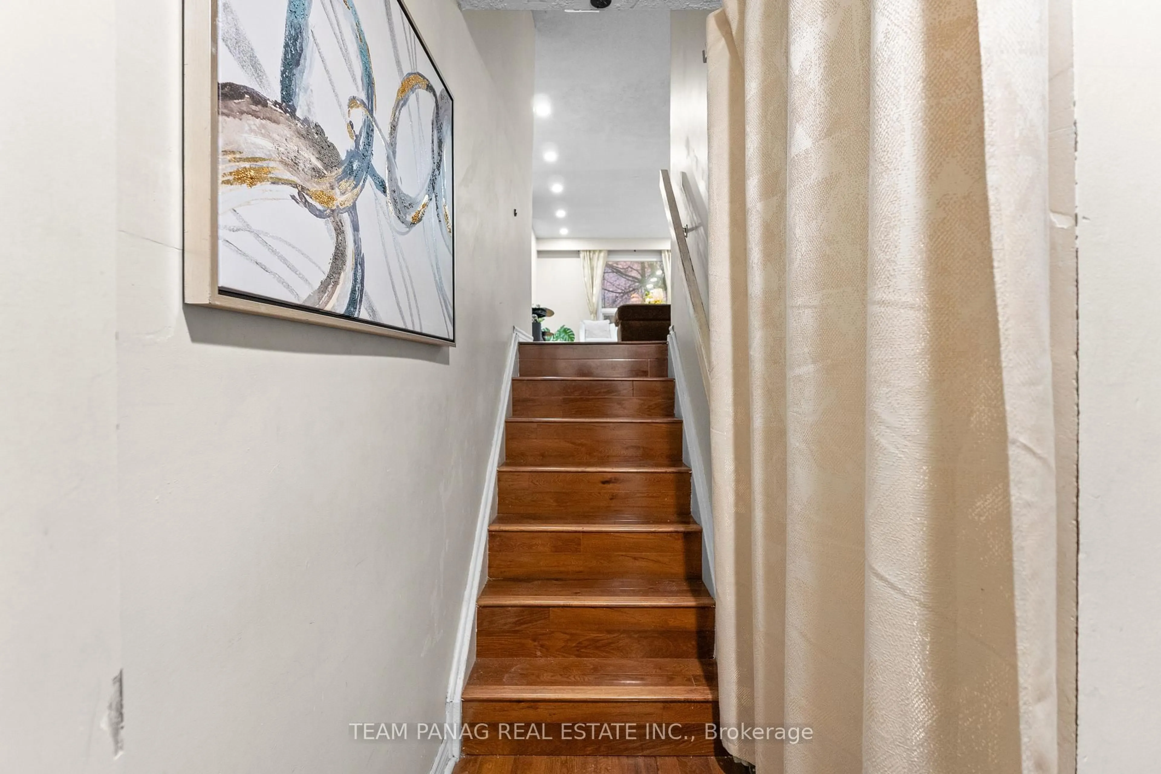 Unknown for 142 Ashurst Cres, Brampton Ontario L6V 3N9