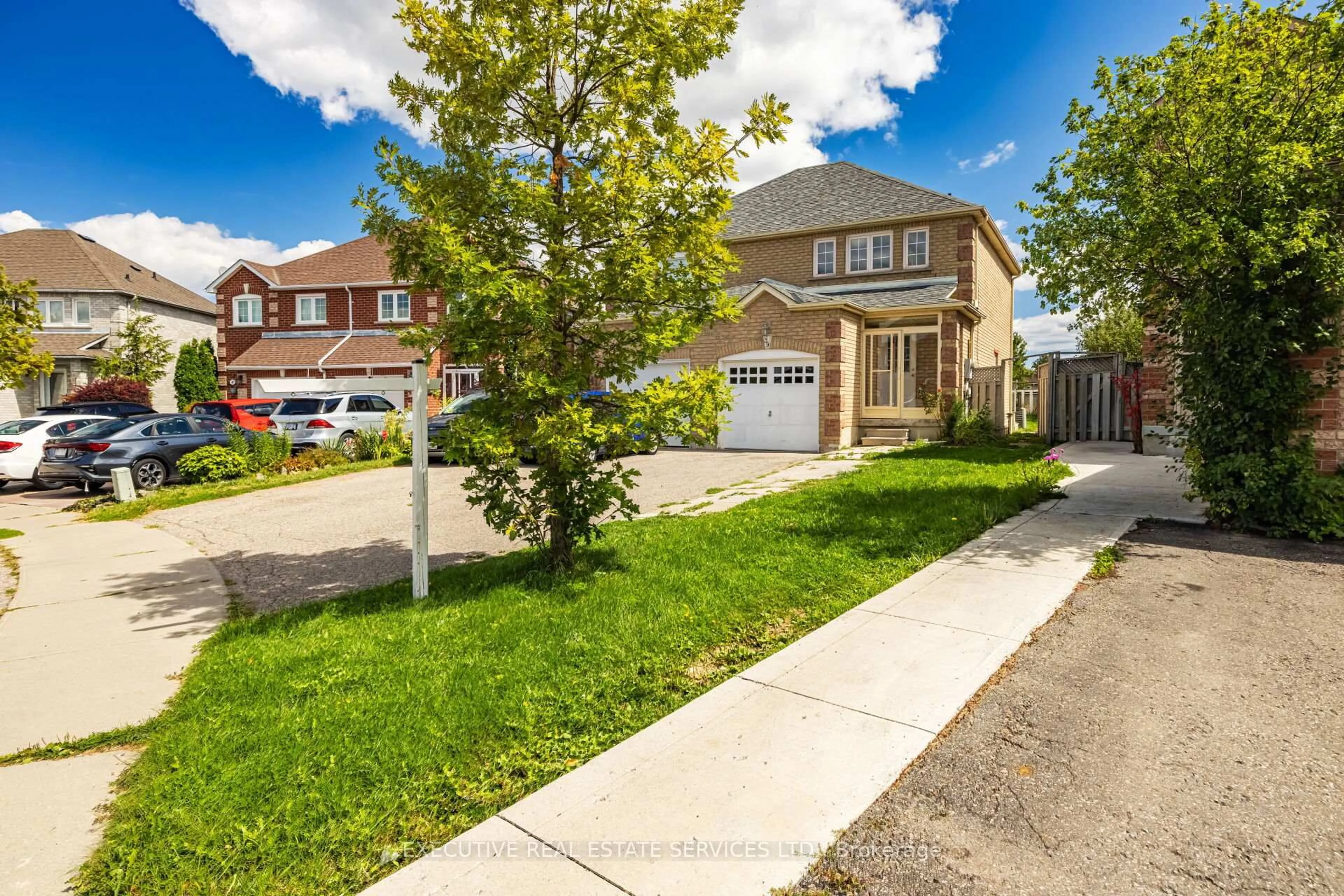 Unknown for 39 Caruso Dr, Brampton Ontario L6Y 5B2