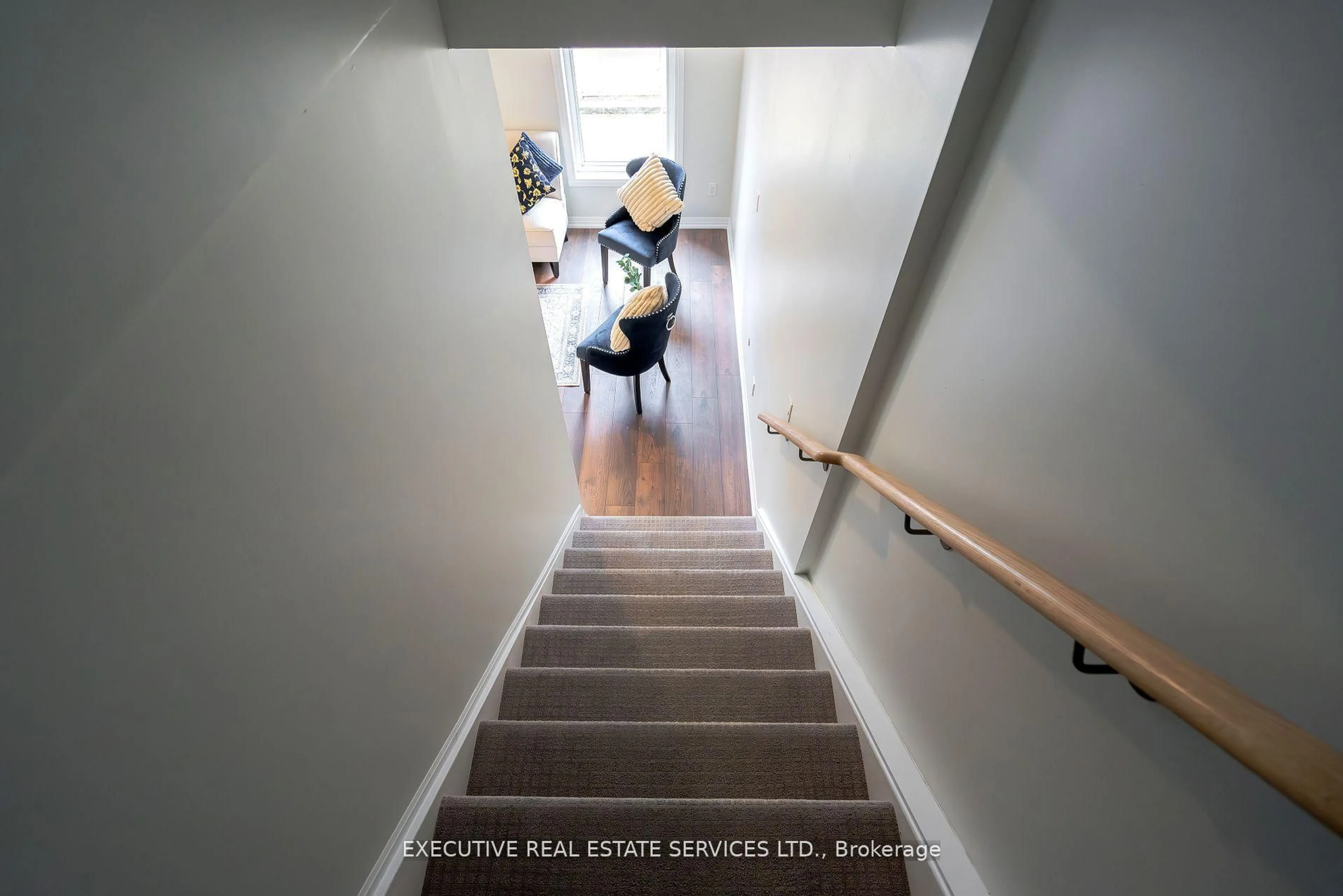 Stairs for 1145 Journeyman Lane #226, Mississauga Ontario L5J 0B5