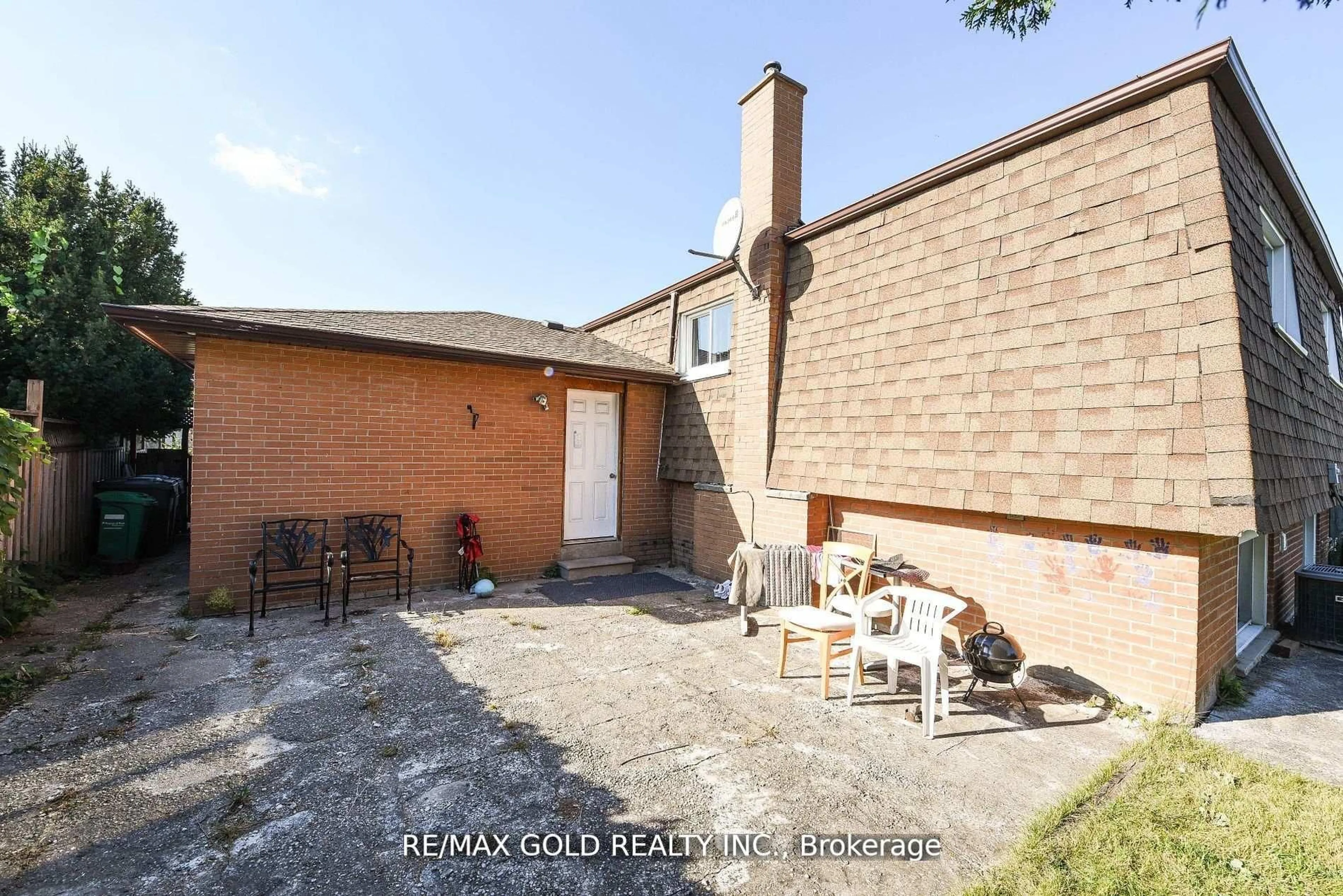 Patio, building for 3630 Brandon Gate Dr, Mississauga Ontario L4T 3E5