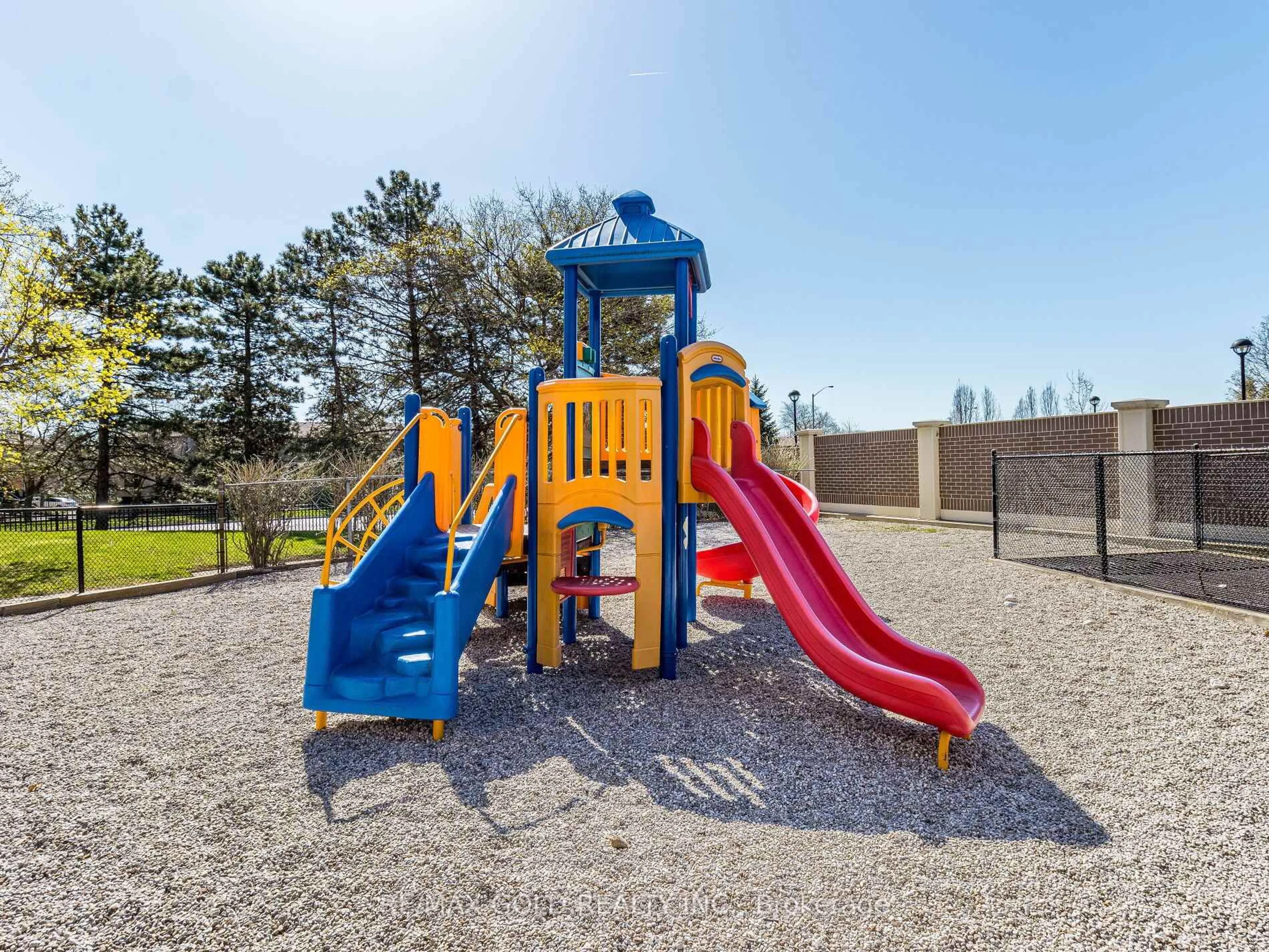 Patio, unknown for 4 Lisa St #610, Brampton Ontario L6T 4B6