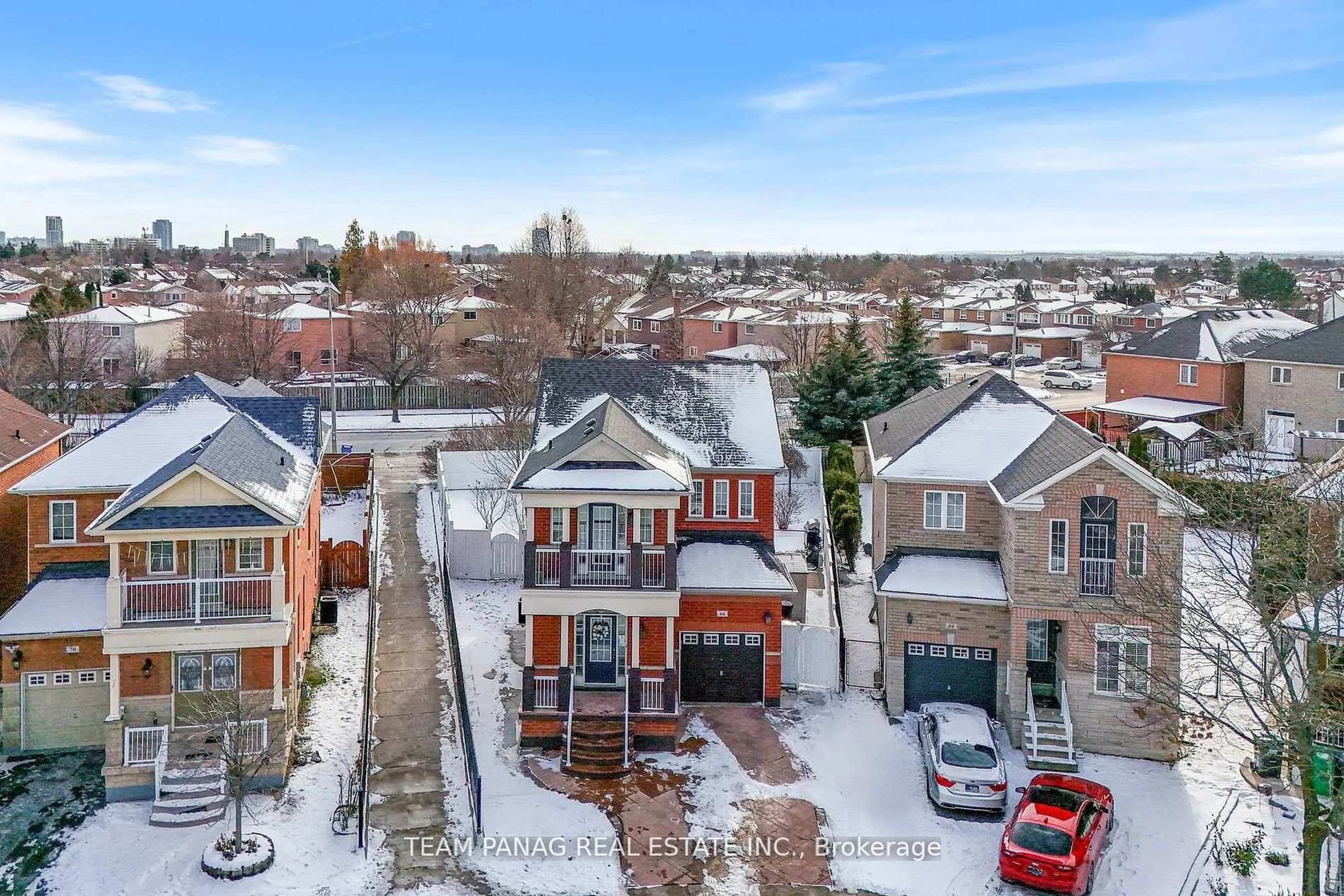 A pic from outside/outdoor area/front of a property/back of a property/a pic from drone, city buildings view from balcony for 66 Tobermory Cres, Brampton Ontario L6V 4T5