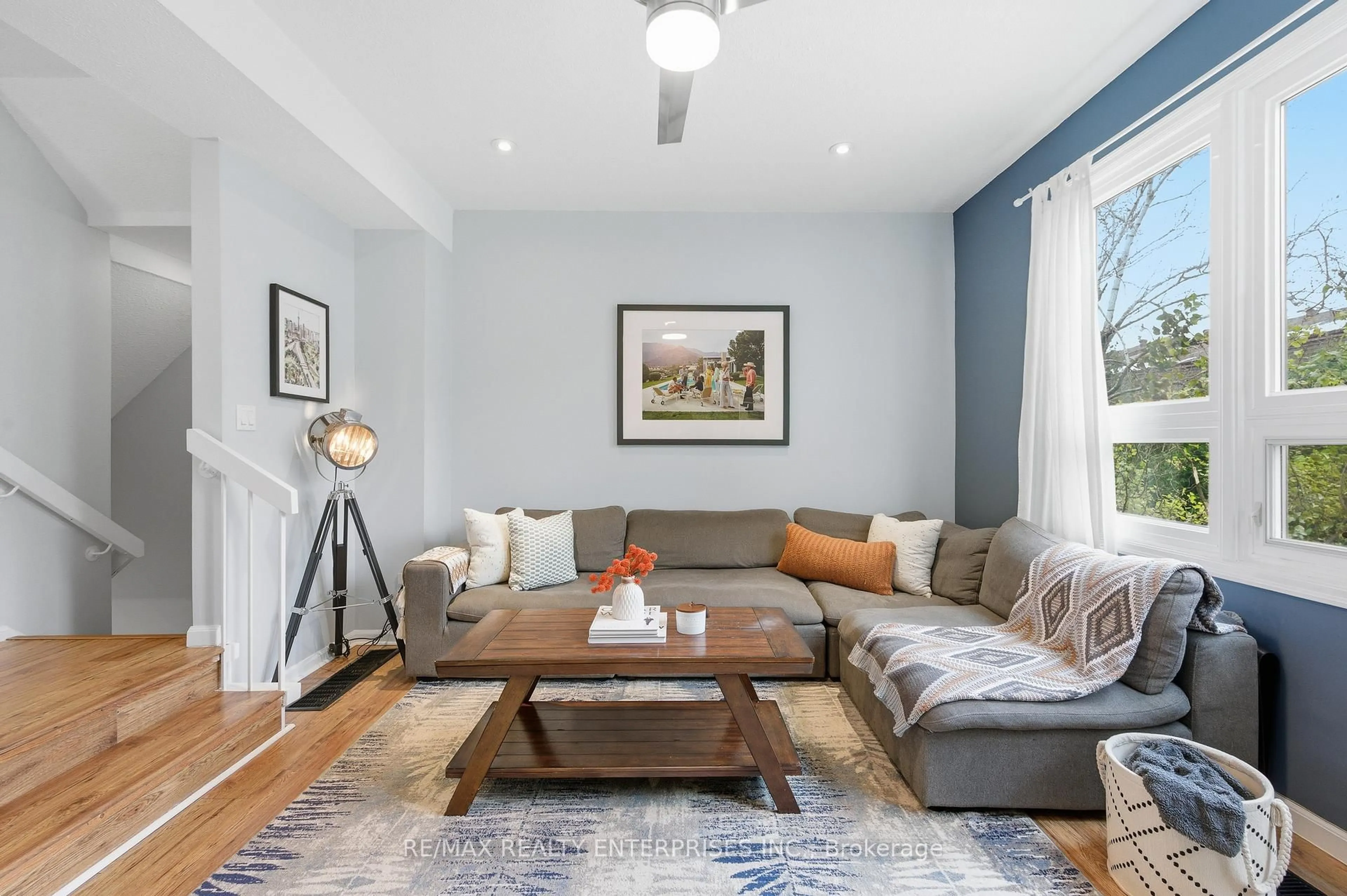 Living room with furniture, unknown for 1060 Walden Circ #42, Mississauga Ontario L5J 4J9