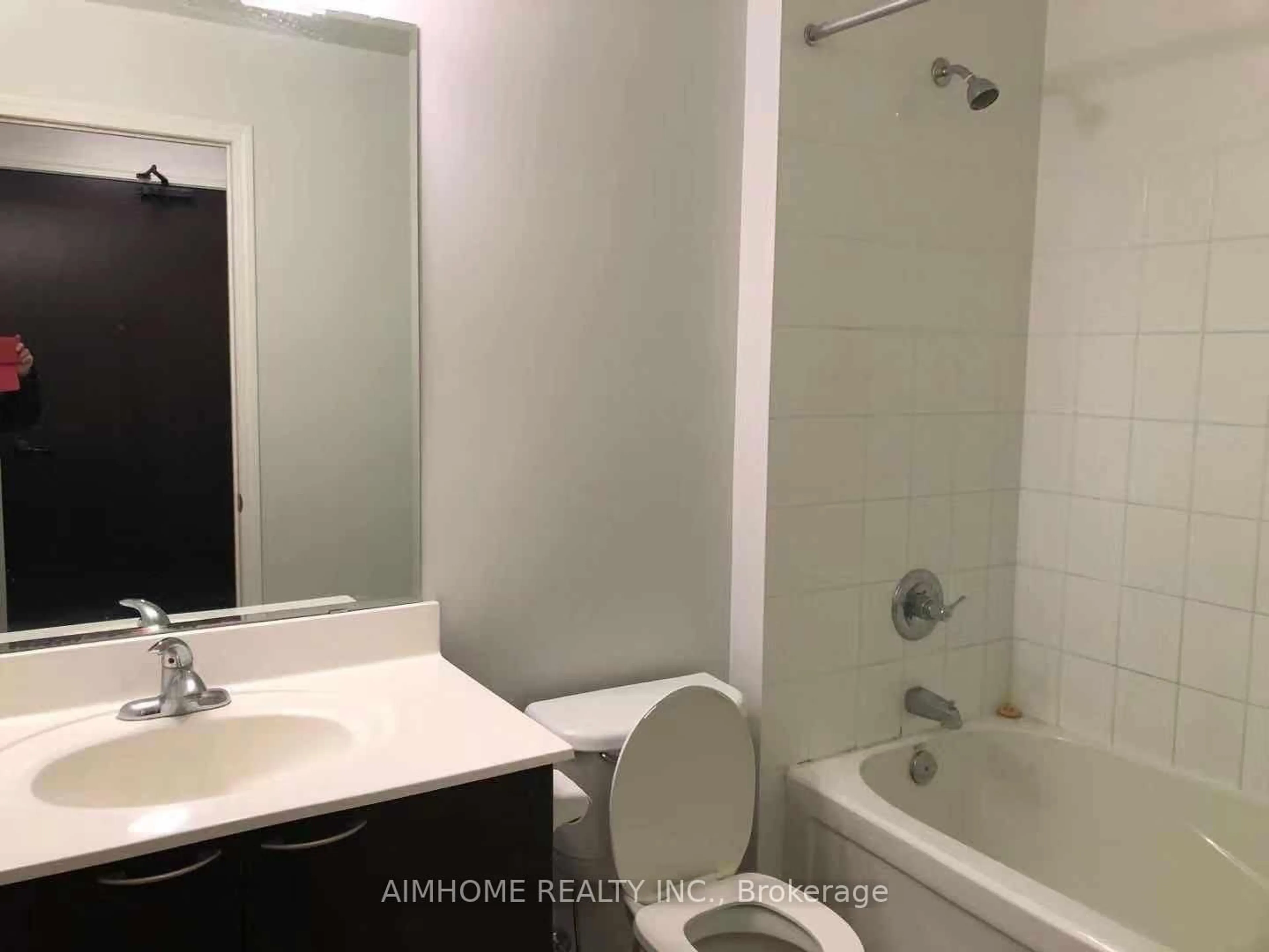 Standard bathroom, ceramic/tile floor for 385 Prince Of Wales Dr #1202, Mississauga Ontario L5B 0A1