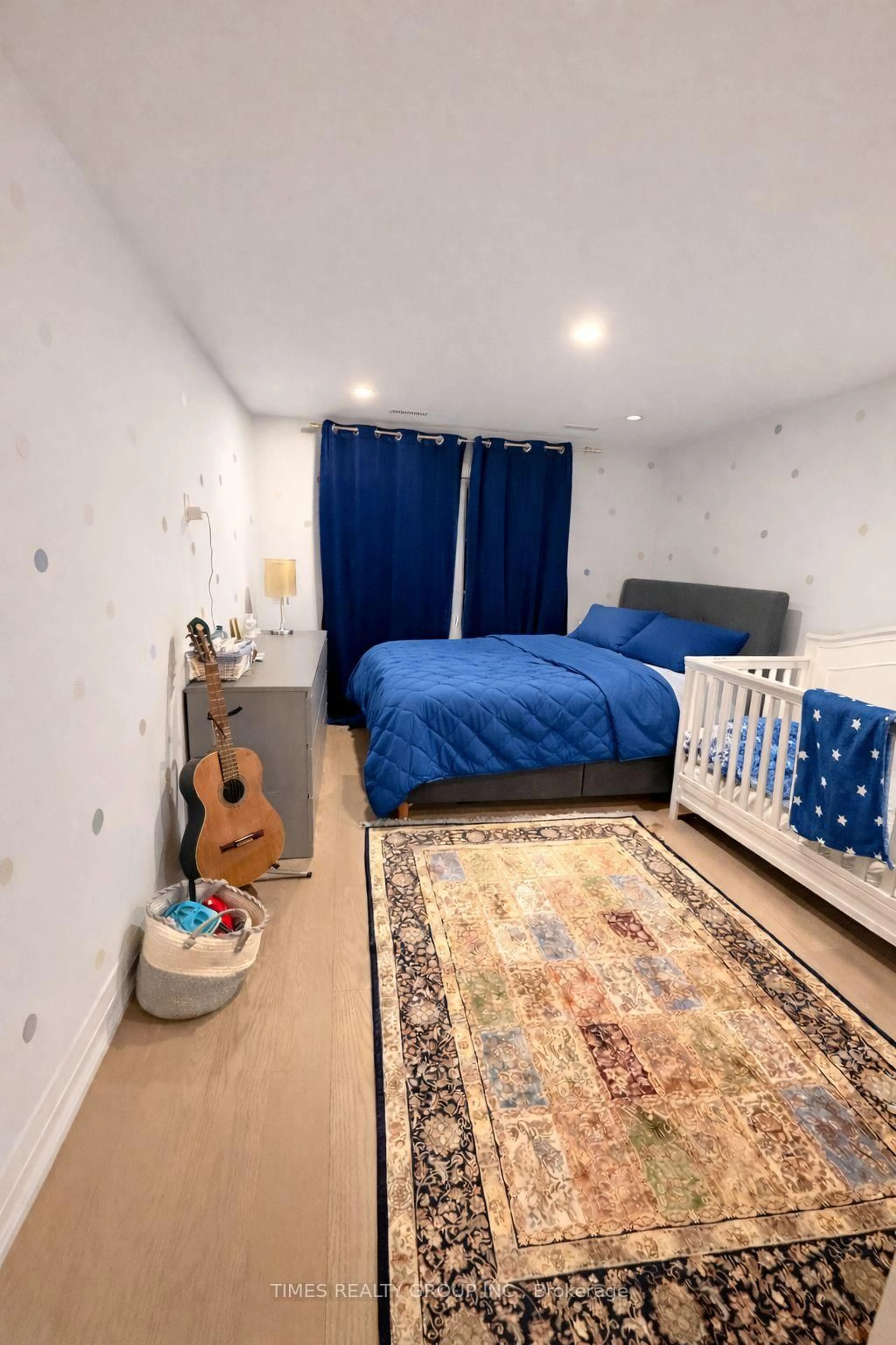 A pic of a room for 10 Dominion Rd, Toronto Ontario M8W 1J1