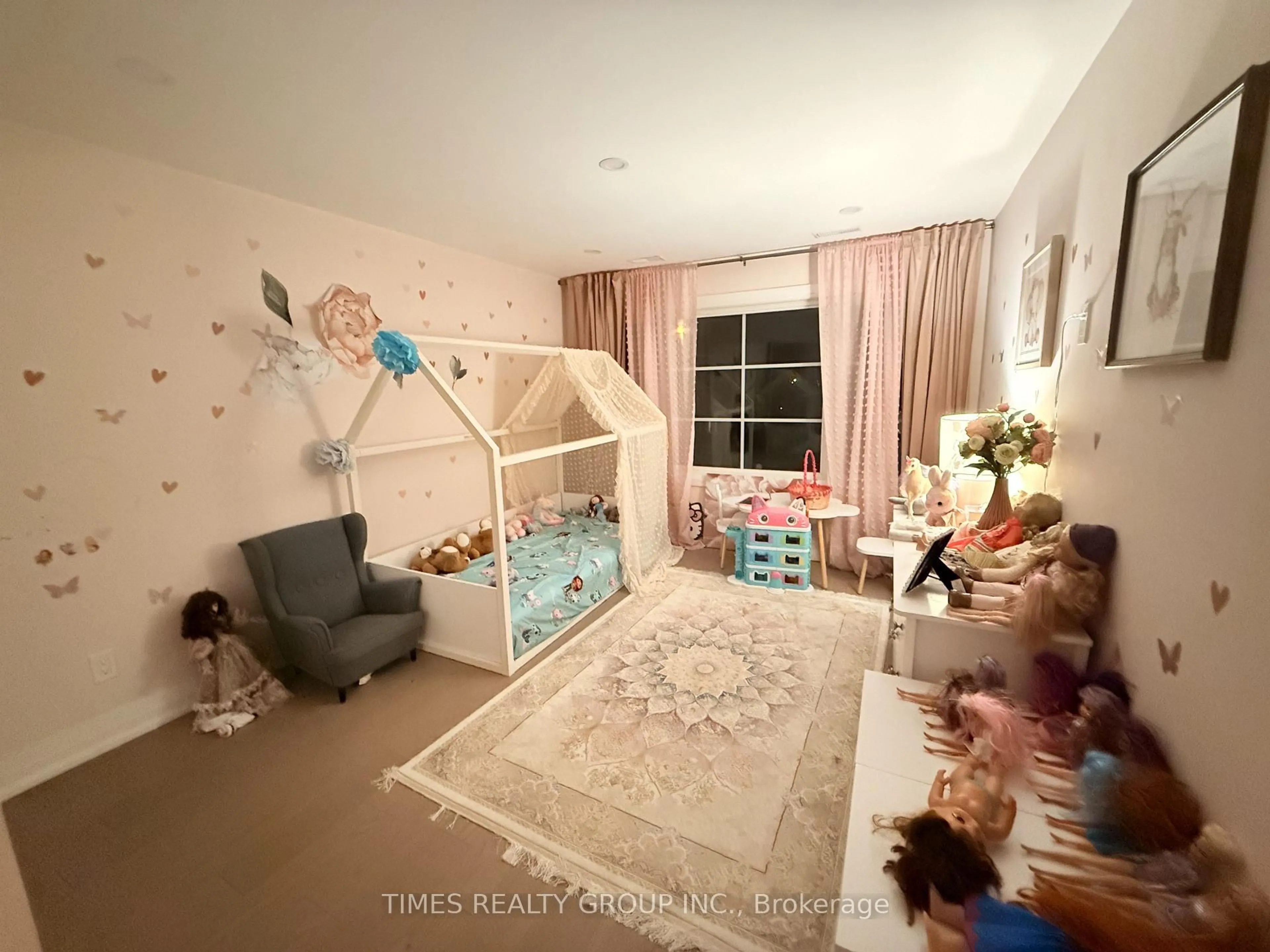 A pic of a room for 10 Dominion Rd, Toronto Ontario M8W 1J1