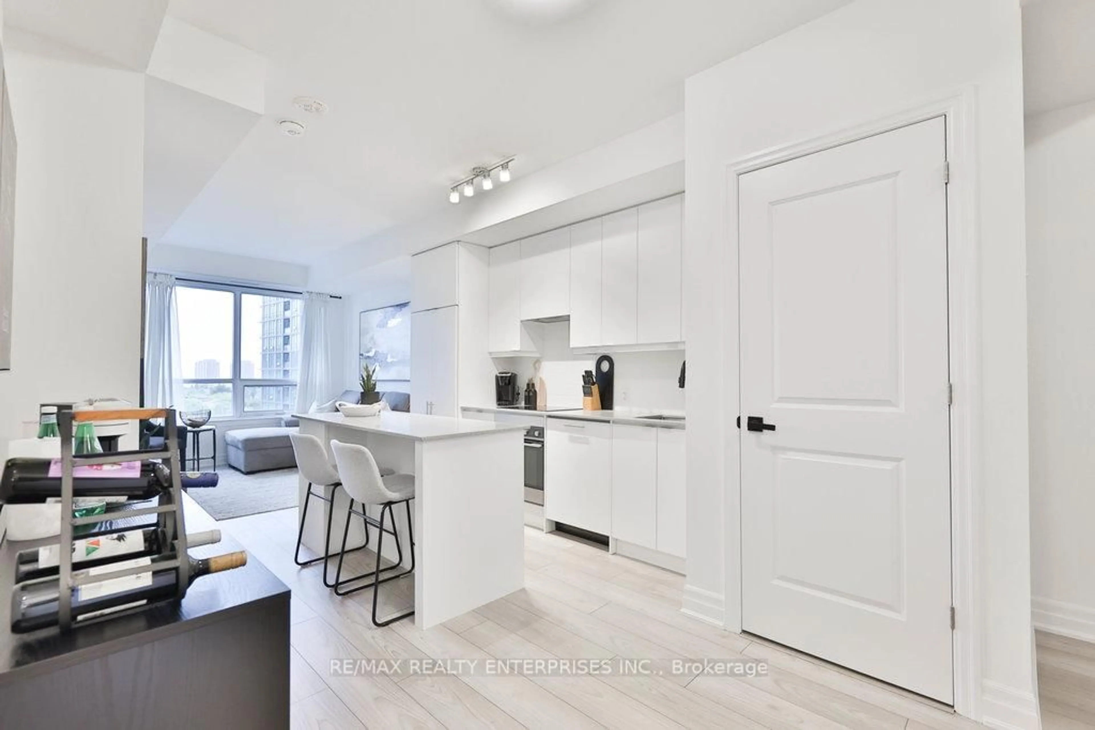 Open concept kitchen, unknown for 36 Elm Dr #705, Mississauga Ontario L5B 0N3
