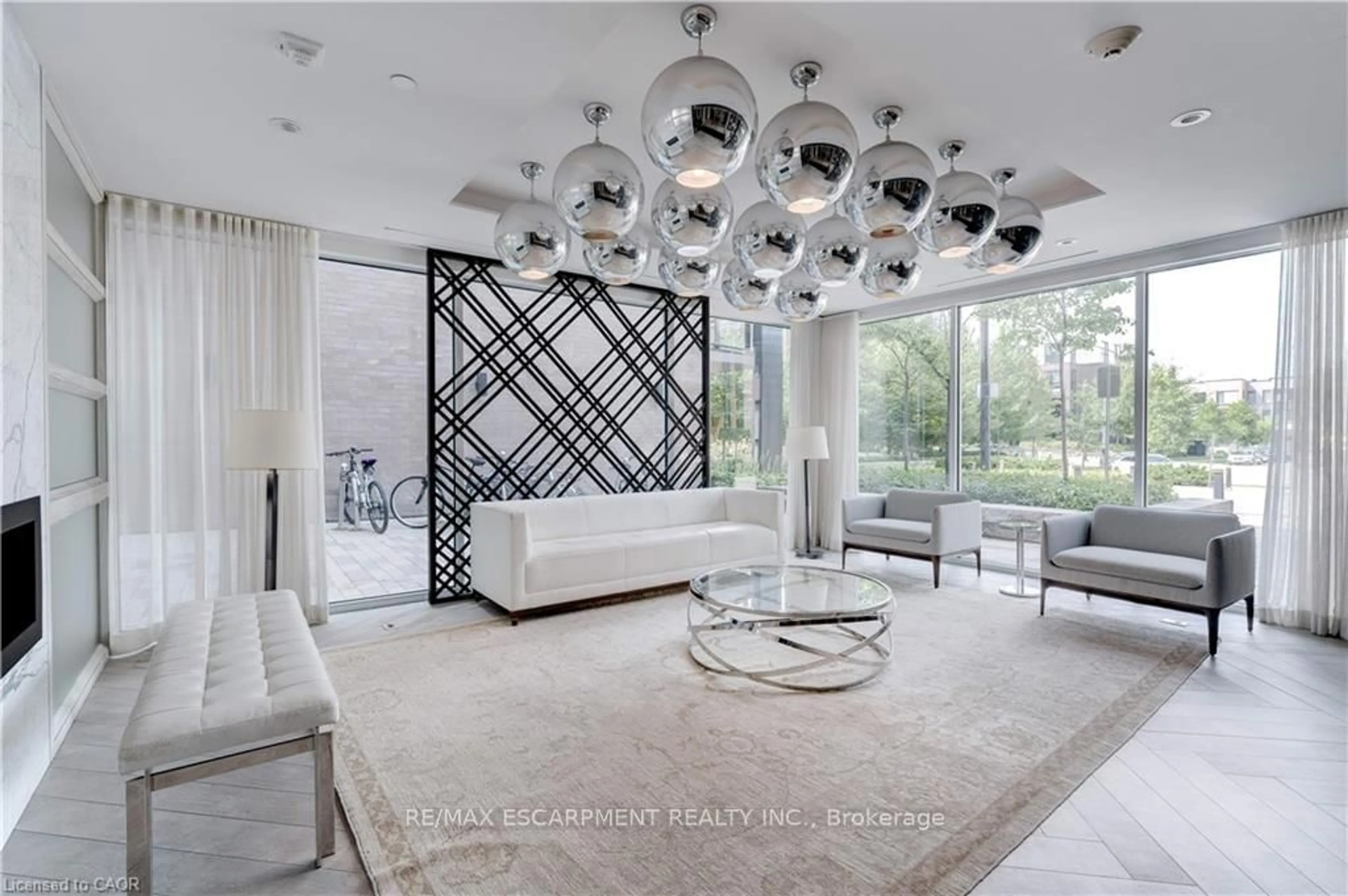 Unknown for 168 Sabina Dr #119, Oakville Ontario L6H 0W5