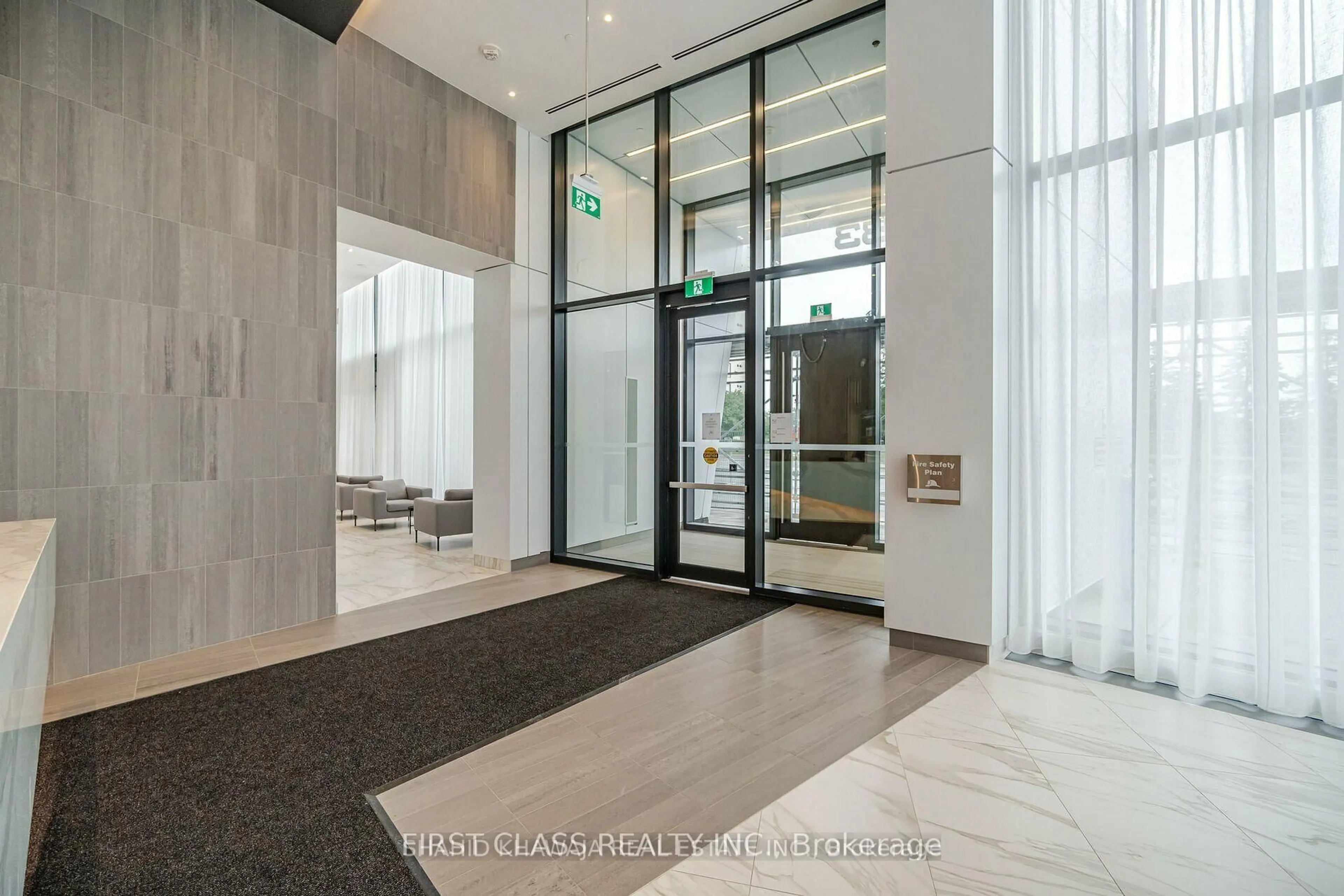 Indoor foyer for 3883 Quartz Rd #2805, Mississauga Ontario L5B 0M4