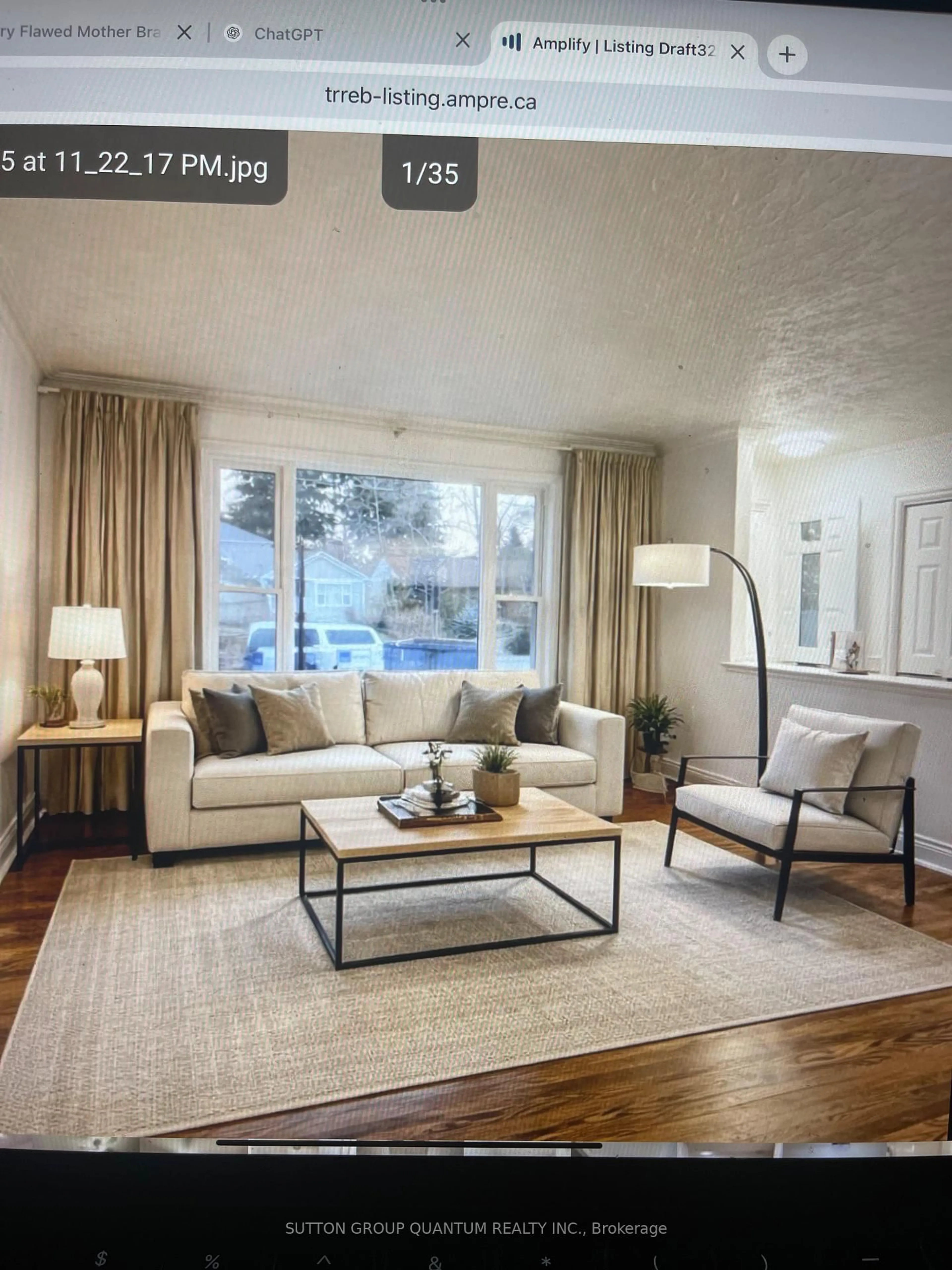 Living room with furniture, unknown for 46 Woodlawn Ave, Mississauga Ontario L5G 3K6