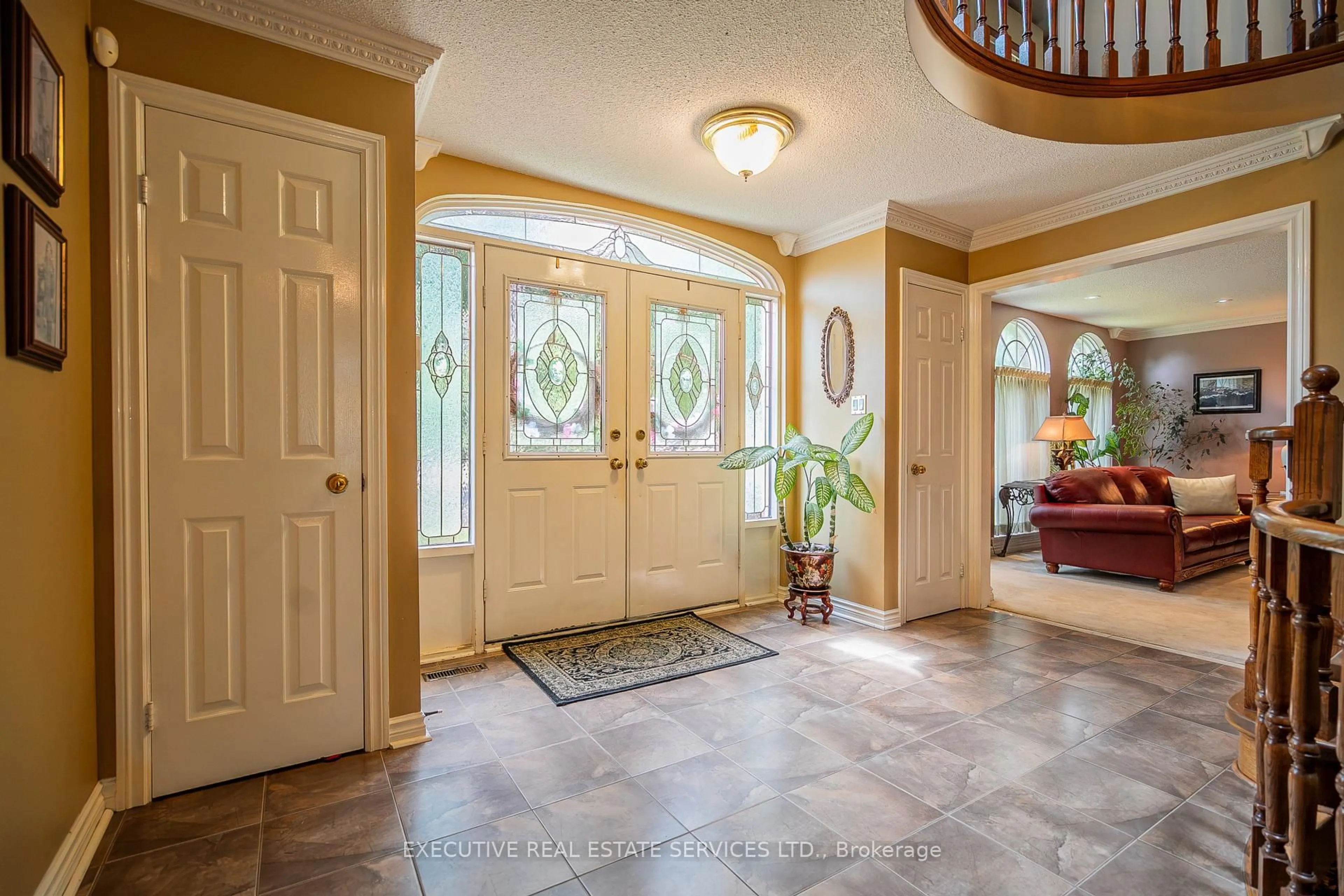 Indoor entryway for 503 Conservation Dr, Brampton Ontario L6Z 0C2