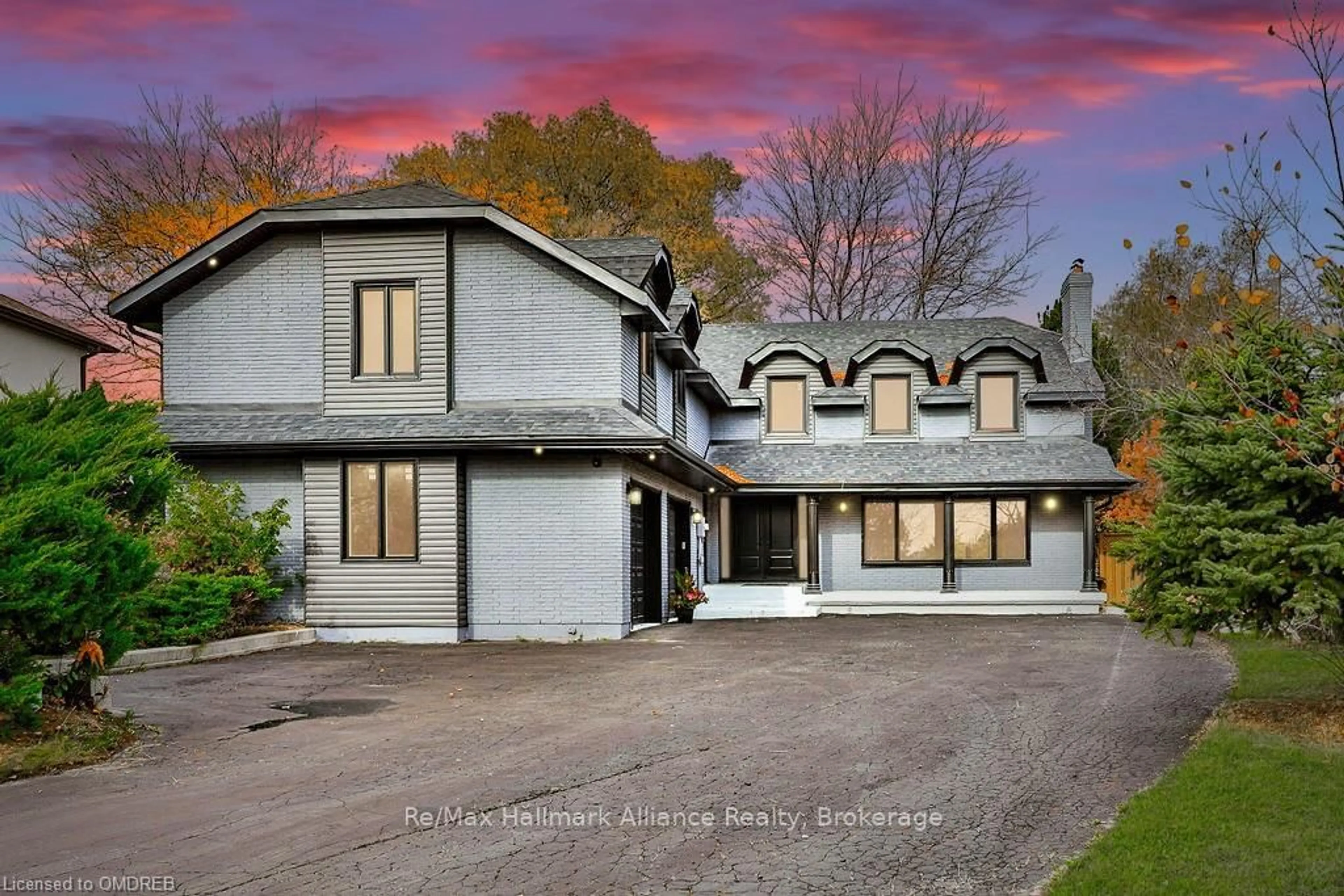 Home with brick exterior material, street for 2309 Dunedin Rd, Oakville Ontario L6J 5V4