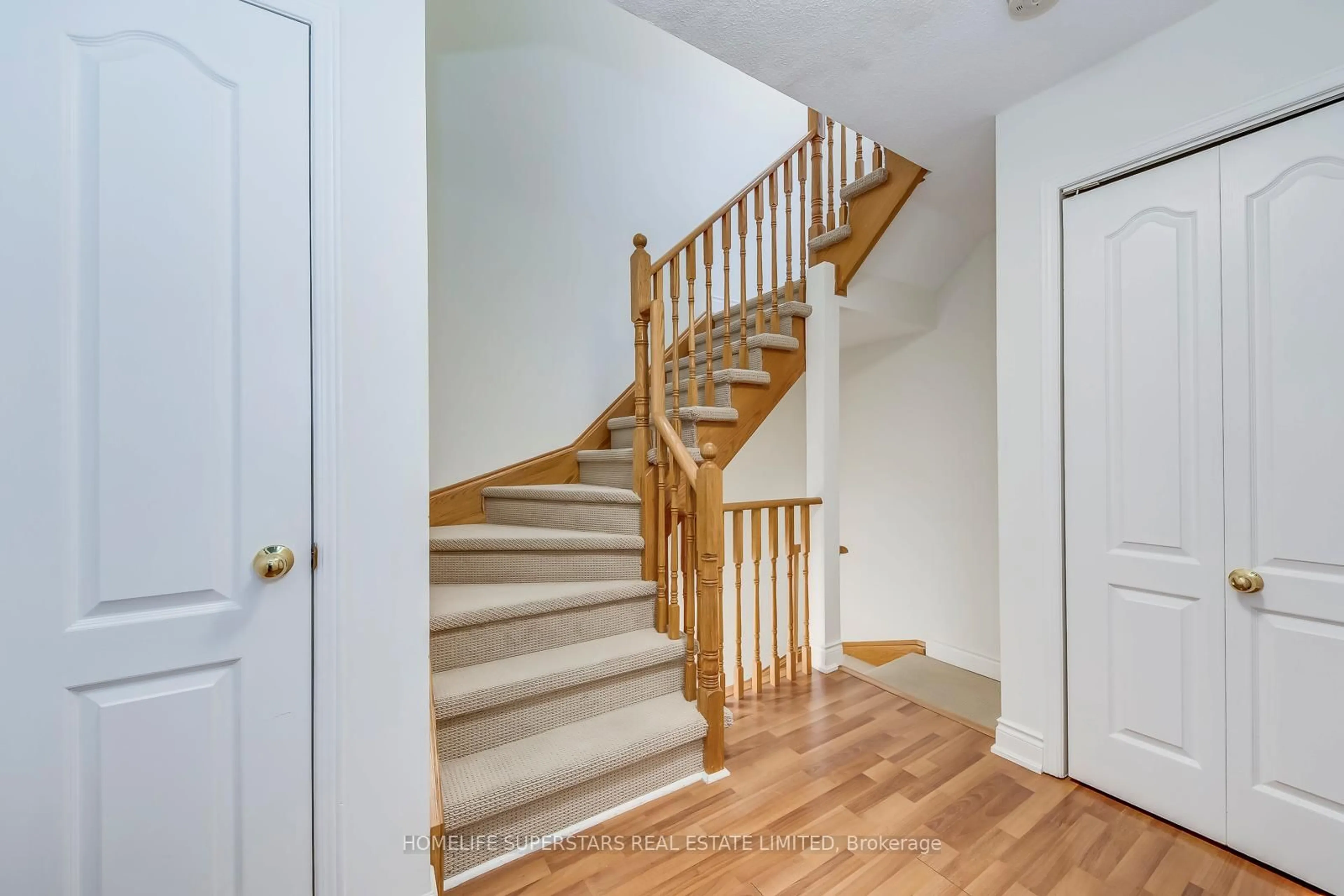 Stairs for 605 Shoreline Dr #11, Mississauga Ontario L5B 4K3