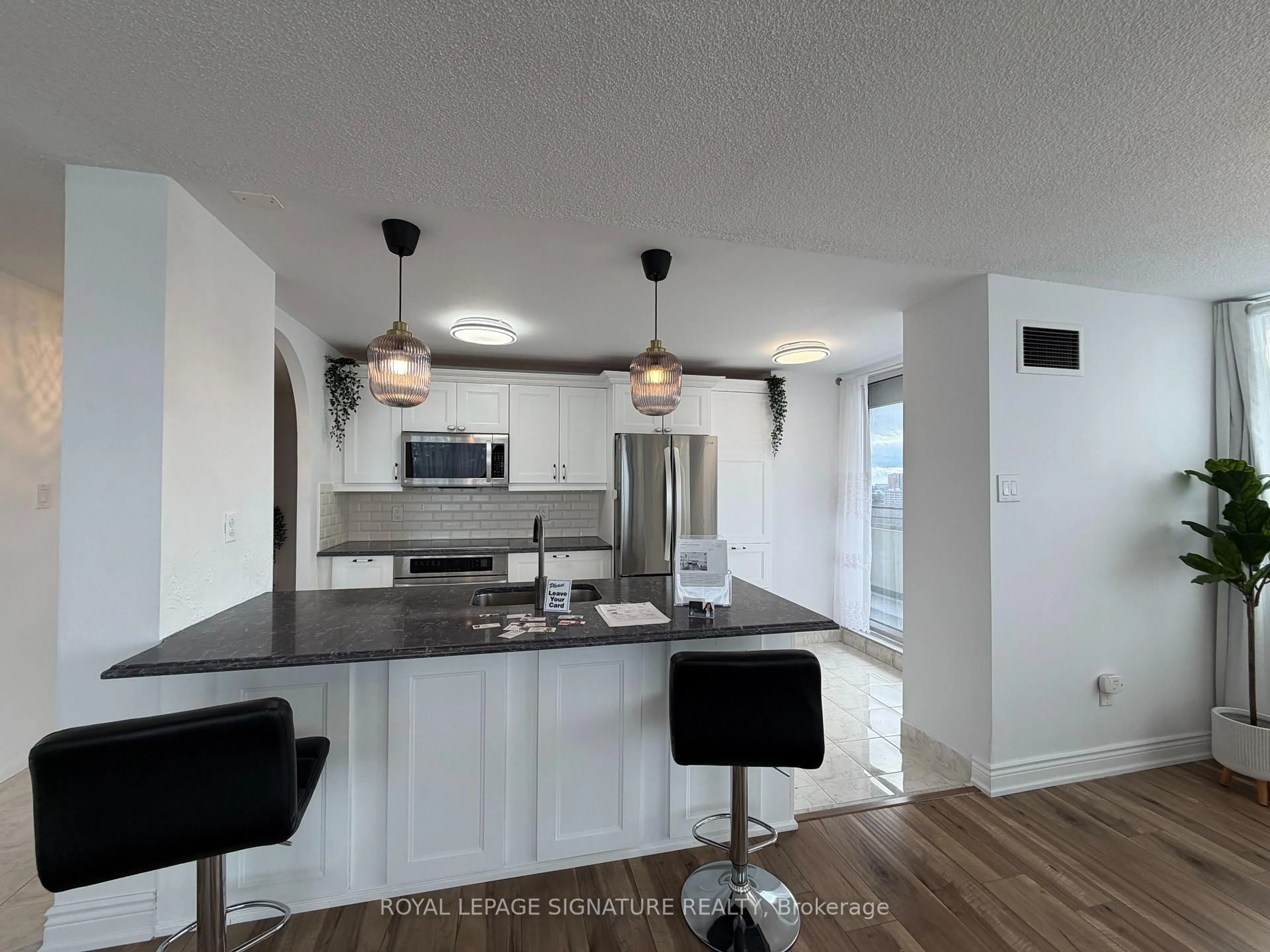 Open concept kitchen, unknown for 1320 Mississauga Valley Blvd #1016, Mississauga Ontario L5A 3R6