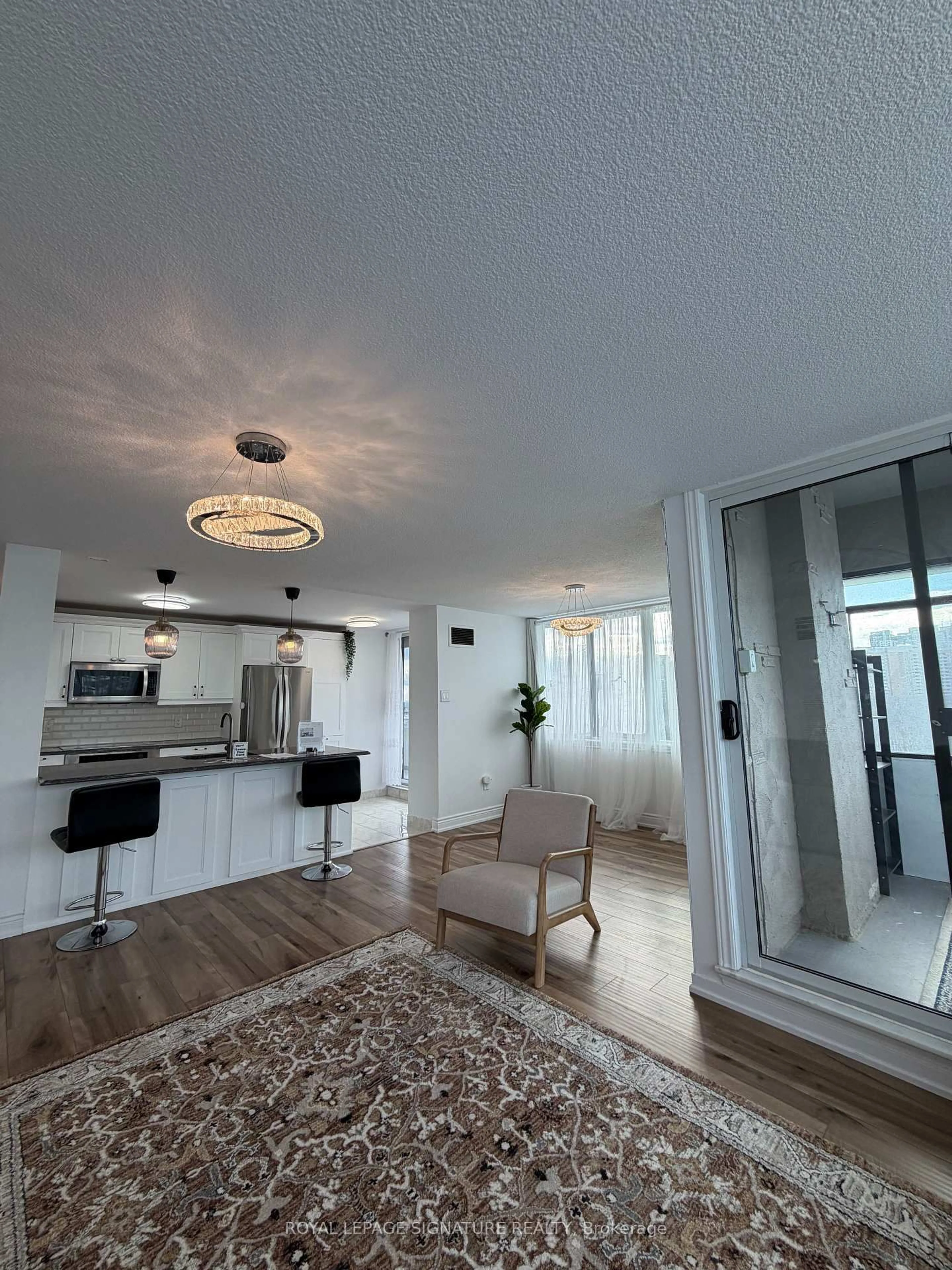 A pic of a room for 1320 Mississauga Valley Blvd #1016, Mississauga Ontario L5A 3R6