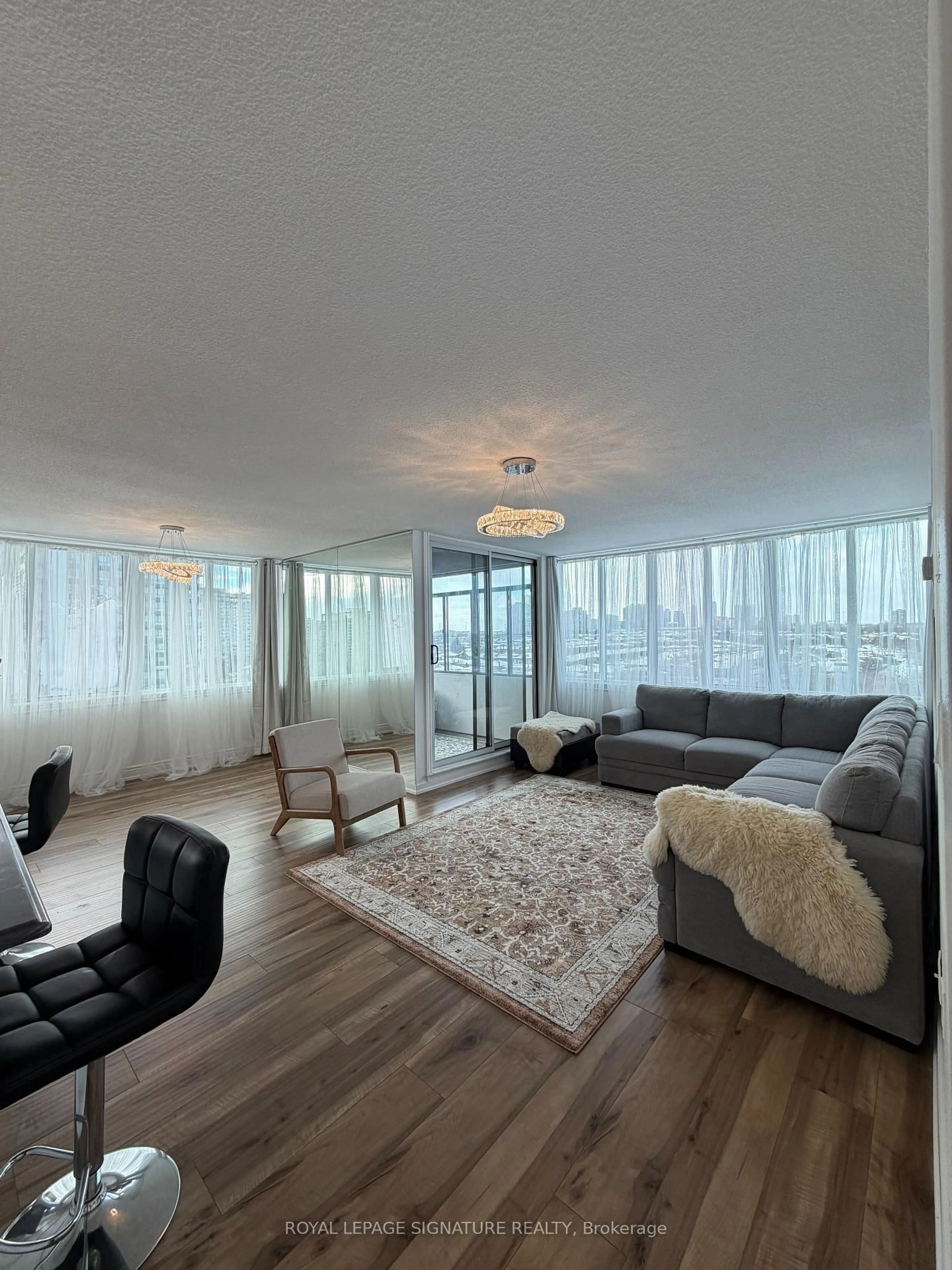 Living room with furniture, unknown for 1320 Mississauga Valley Blvd #1016, Mississauga Ontario L5A 3R6