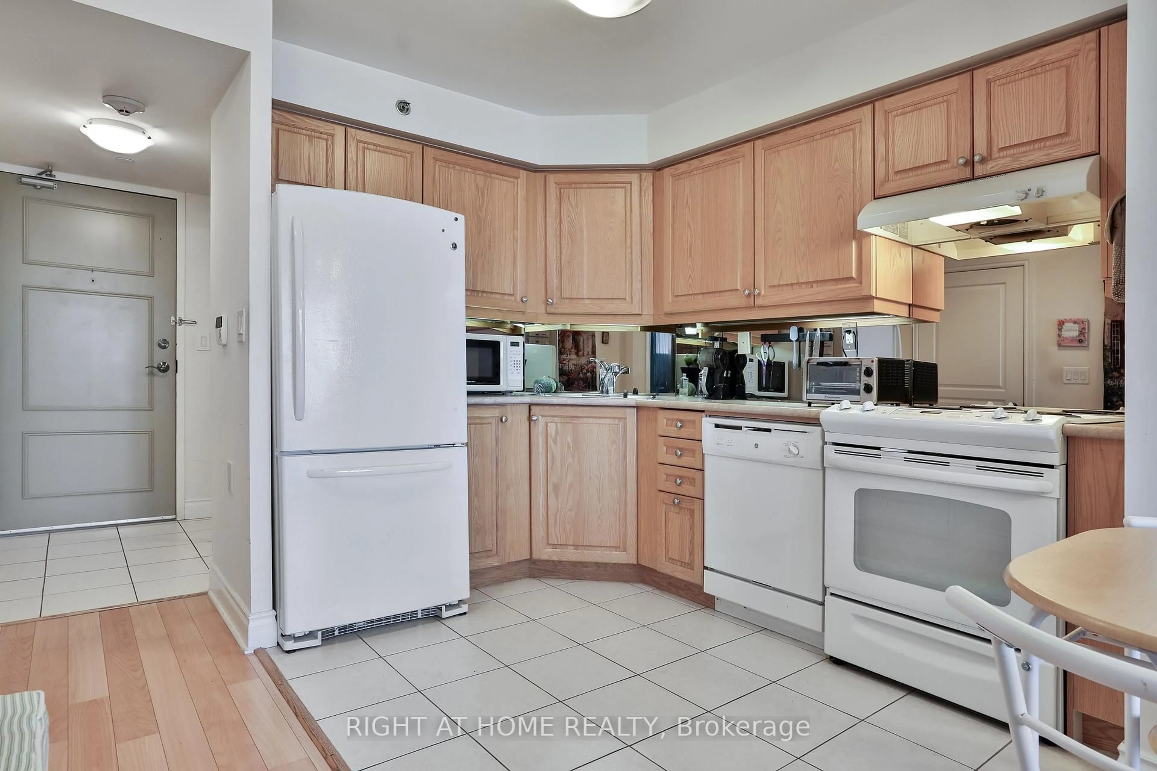 Standard kitchen, unknown for 3 Marine Parade Dr #707, Toronto Ontario M8V 3Z5