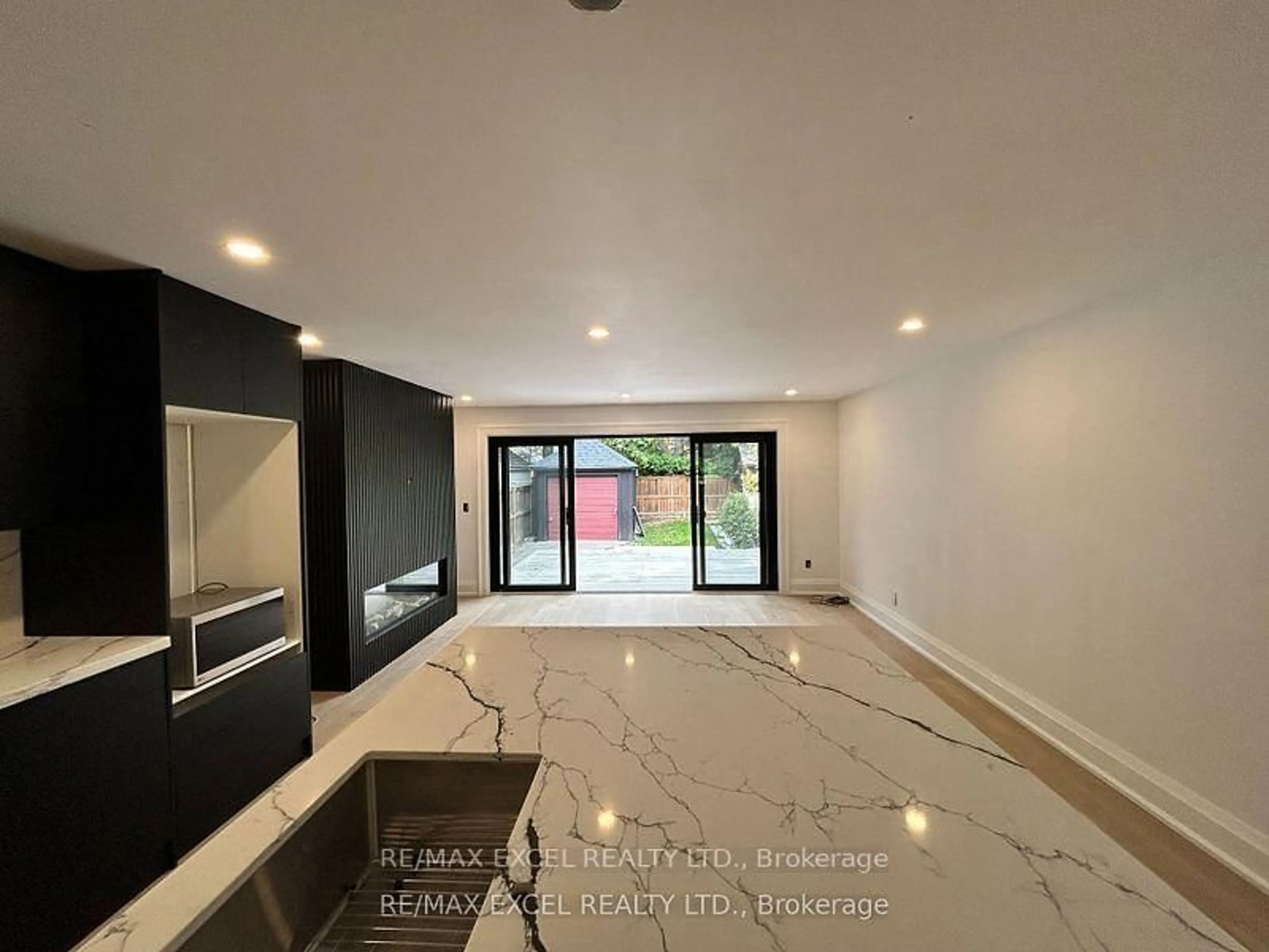 Unknown for 34 Raymond Ave, Toronto Ontario M6S 2B3