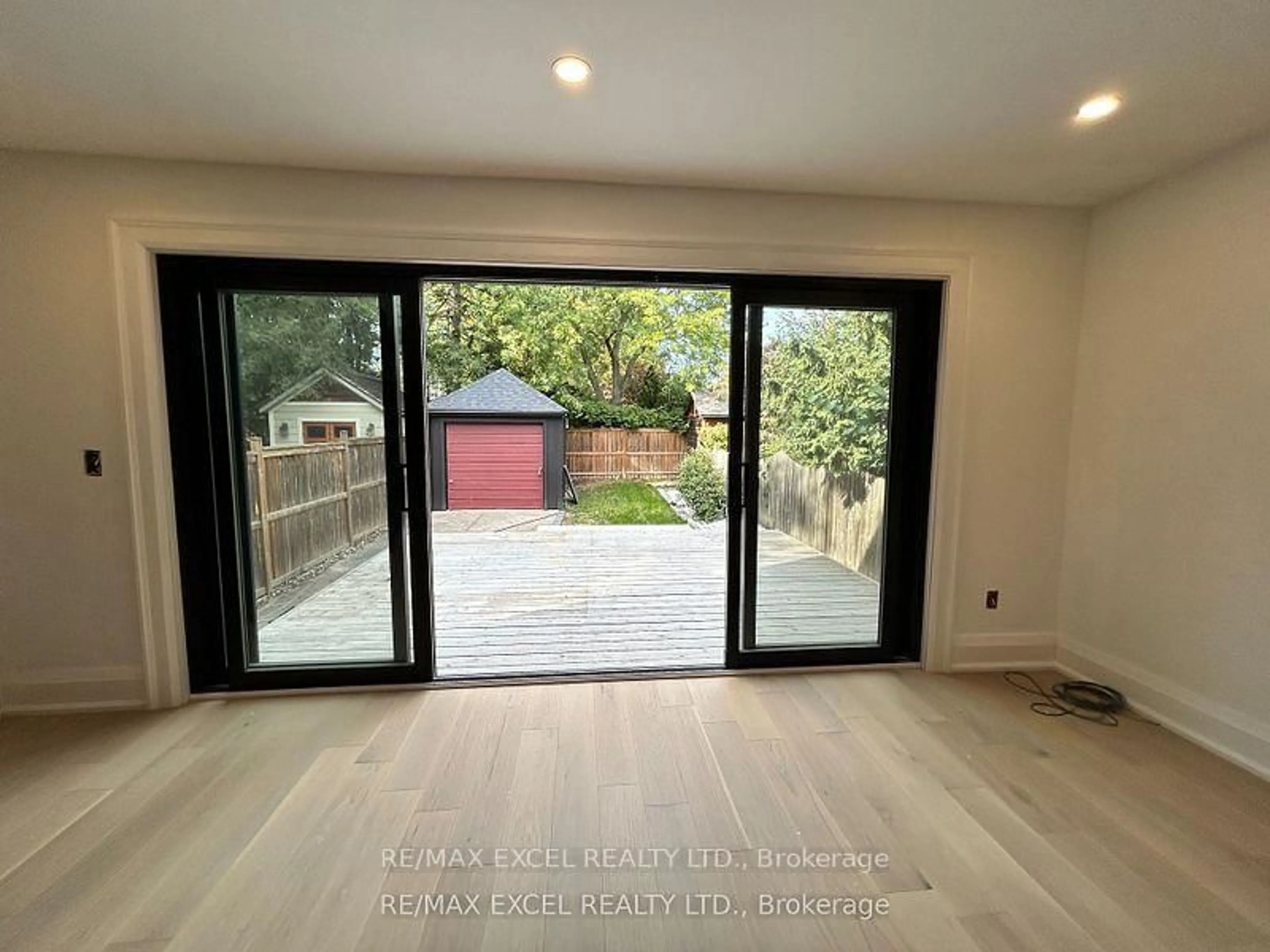 Unknown for 34 Raymond Ave, Toronto Ontario M6S 2B3