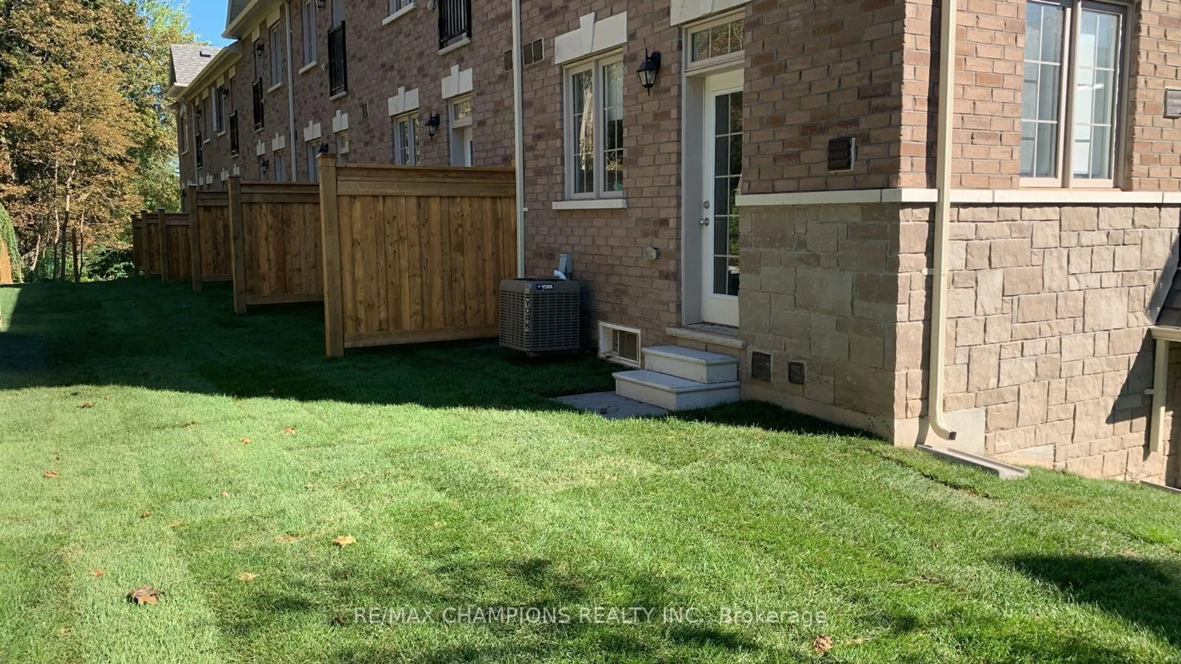 Patio, street for 68 First St #24, Orangeville Ontario L9W 2E3