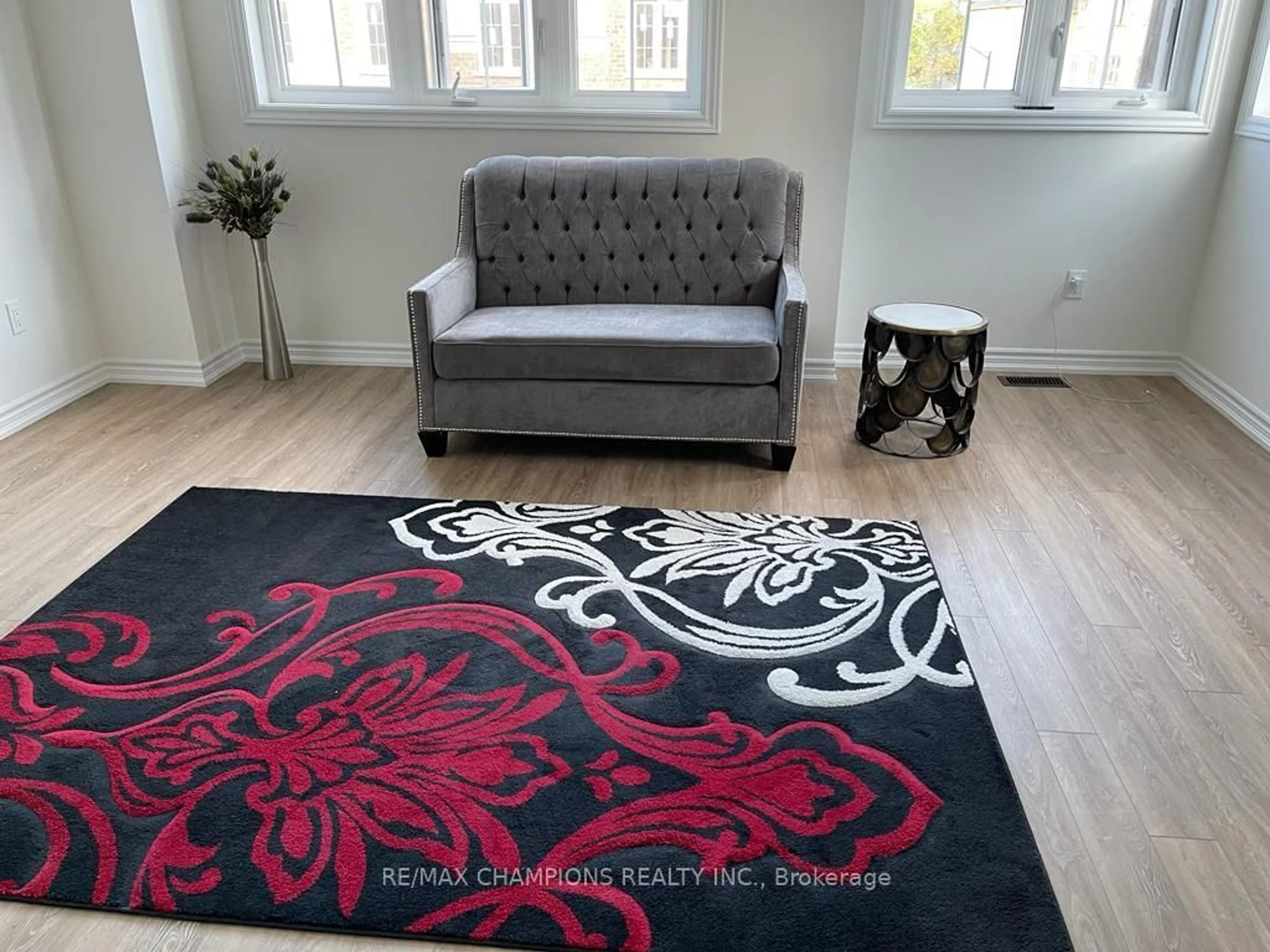 Living room with furniture, carpet floor for 68 First St #24, Orangeville Ontario L9W 2E3