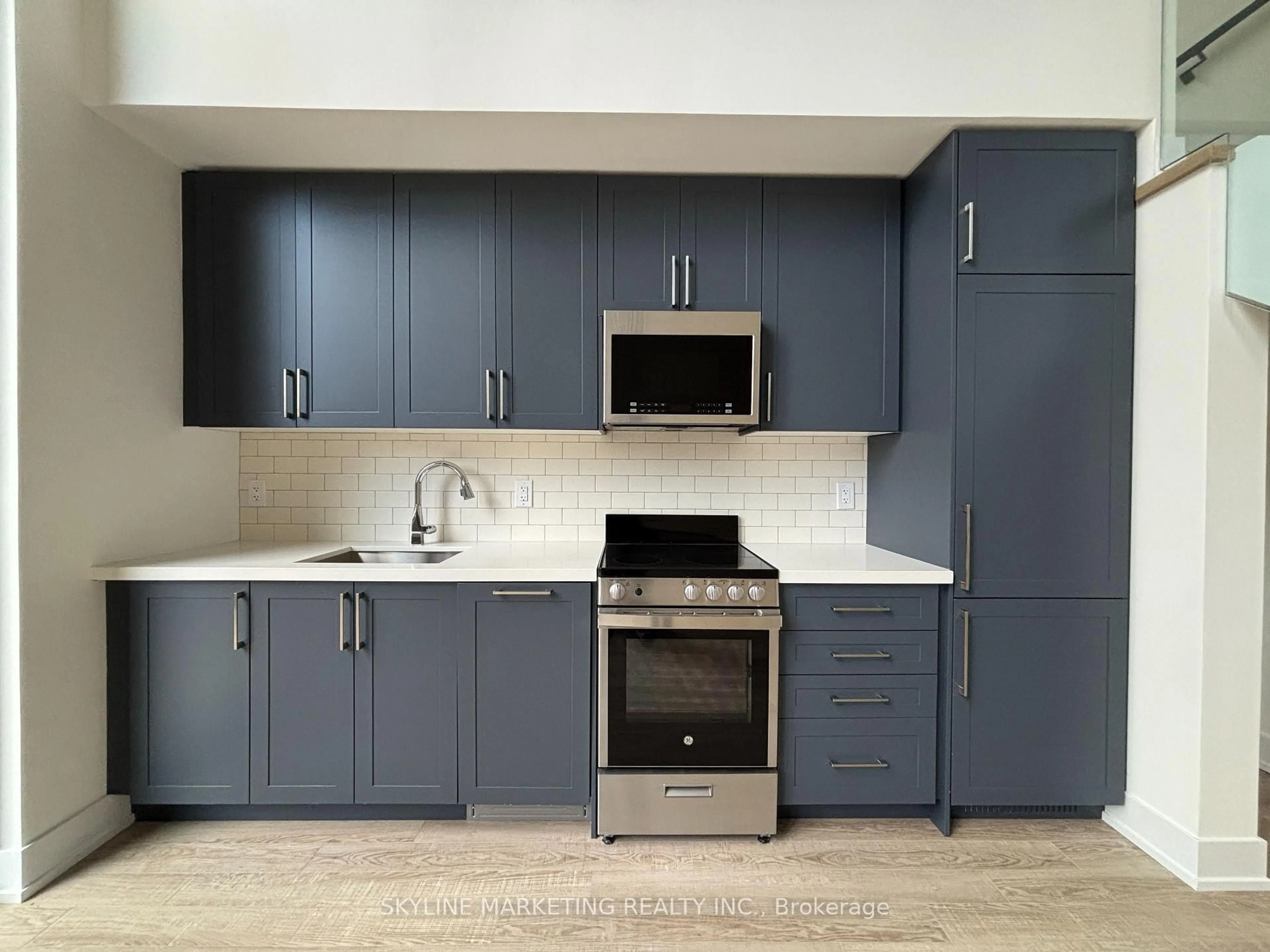 Standard kitchen, unknown for 2450 Old Bronte Rd #114, Oakville Ontario L6M 5P6