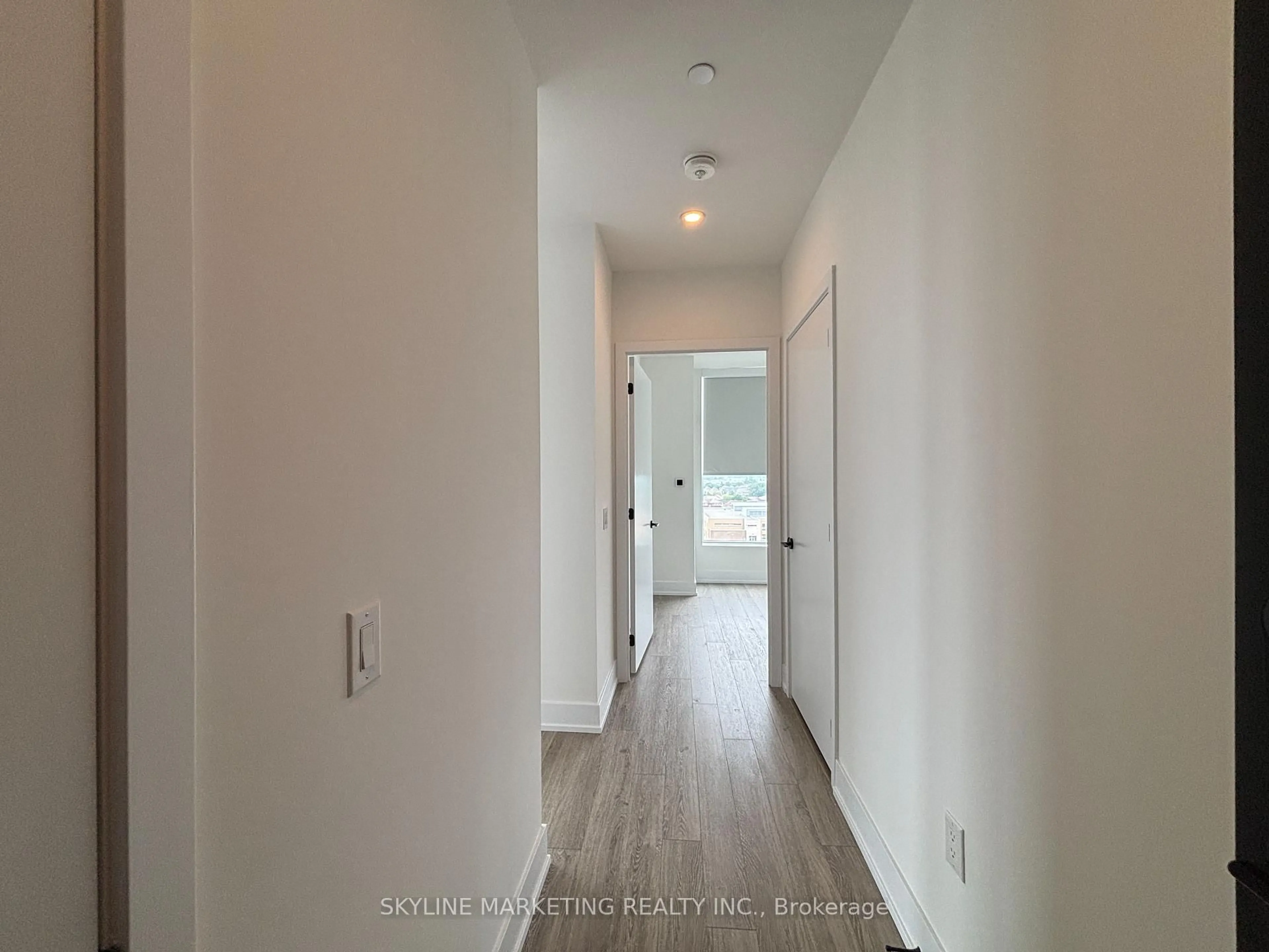 Indoor entryway for 2450 Old Bronte Rd #631, Oakville Ontario L6M 4J2