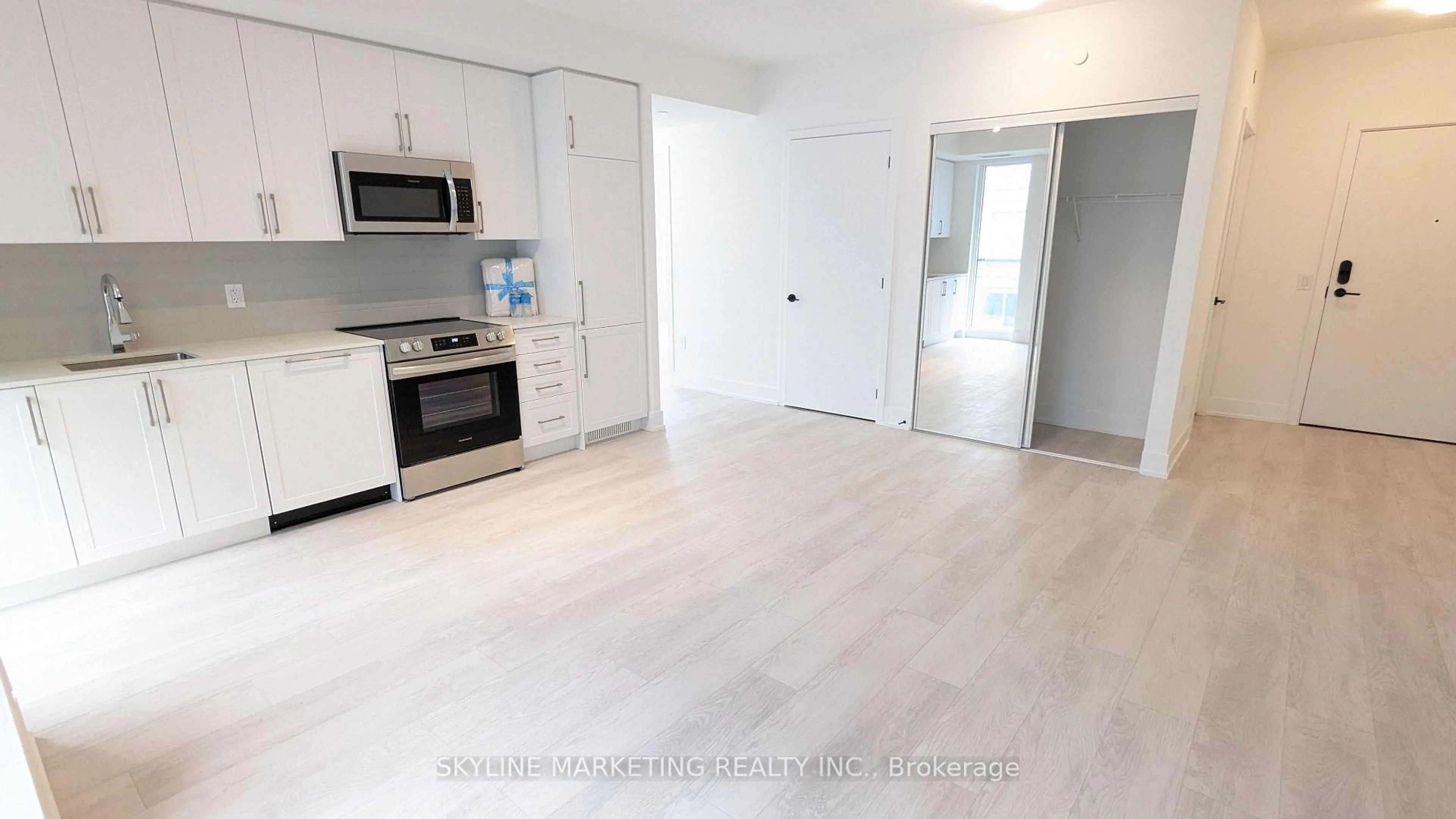 A pic of a room for 2450 Old Bronte Rd #504, Oakville Ontario L6M 5P6