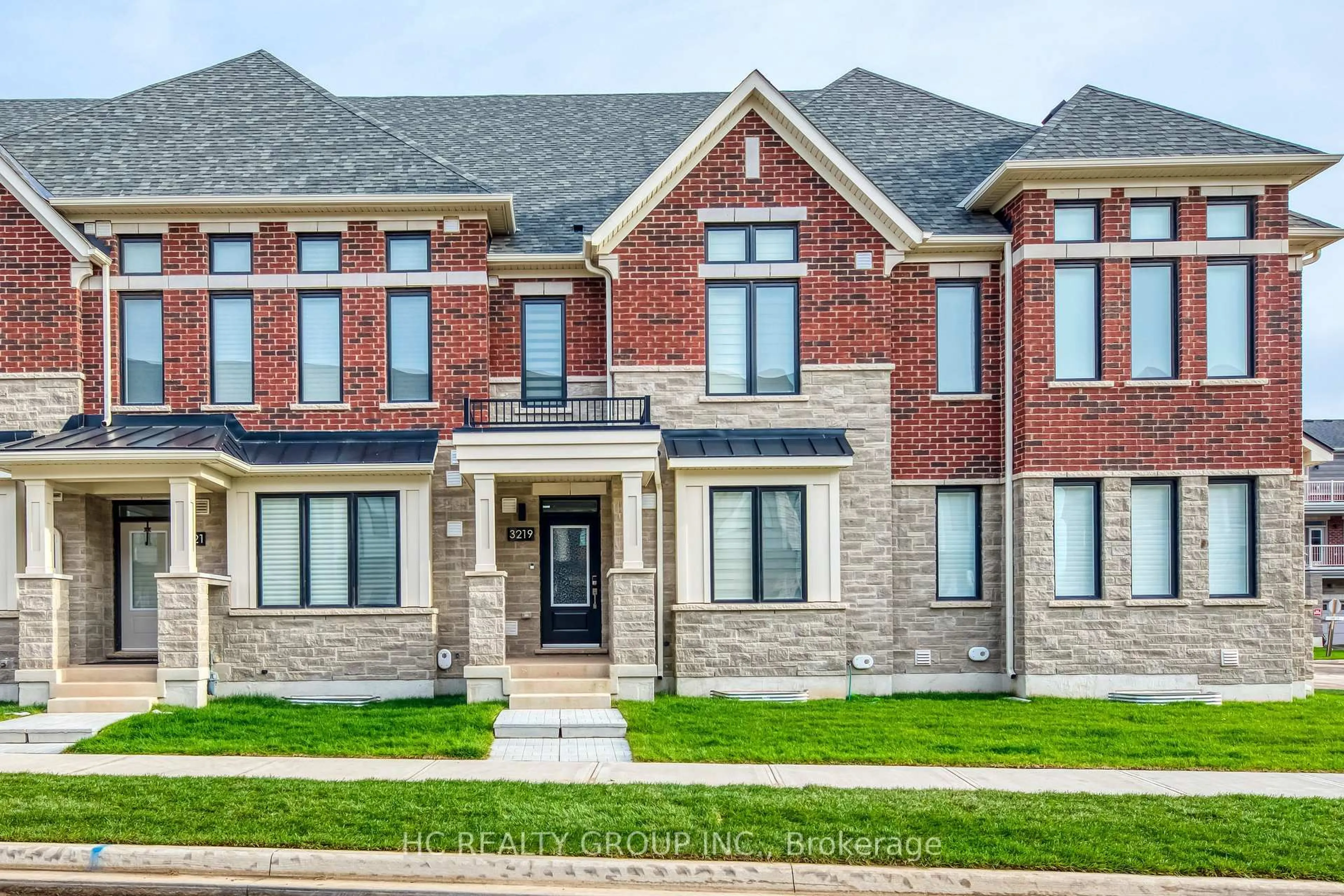 Home with brick exterior material, street for 3219 Crystal Dr, Oakville Ontario L6M 5S8
