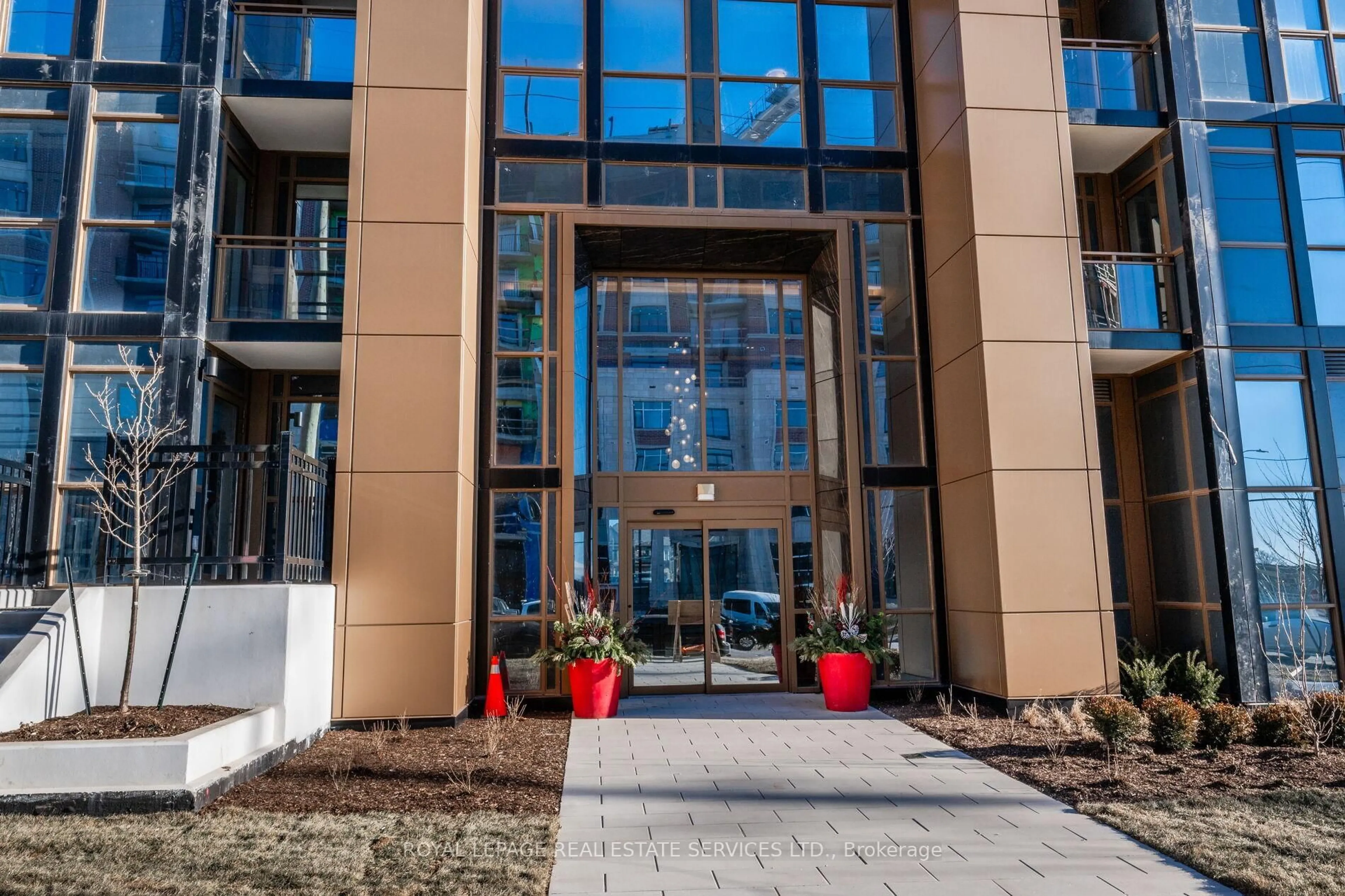 Indoor foyer for 2333 Khalsa Gate #308, Oakville Ontario L6M 0X7