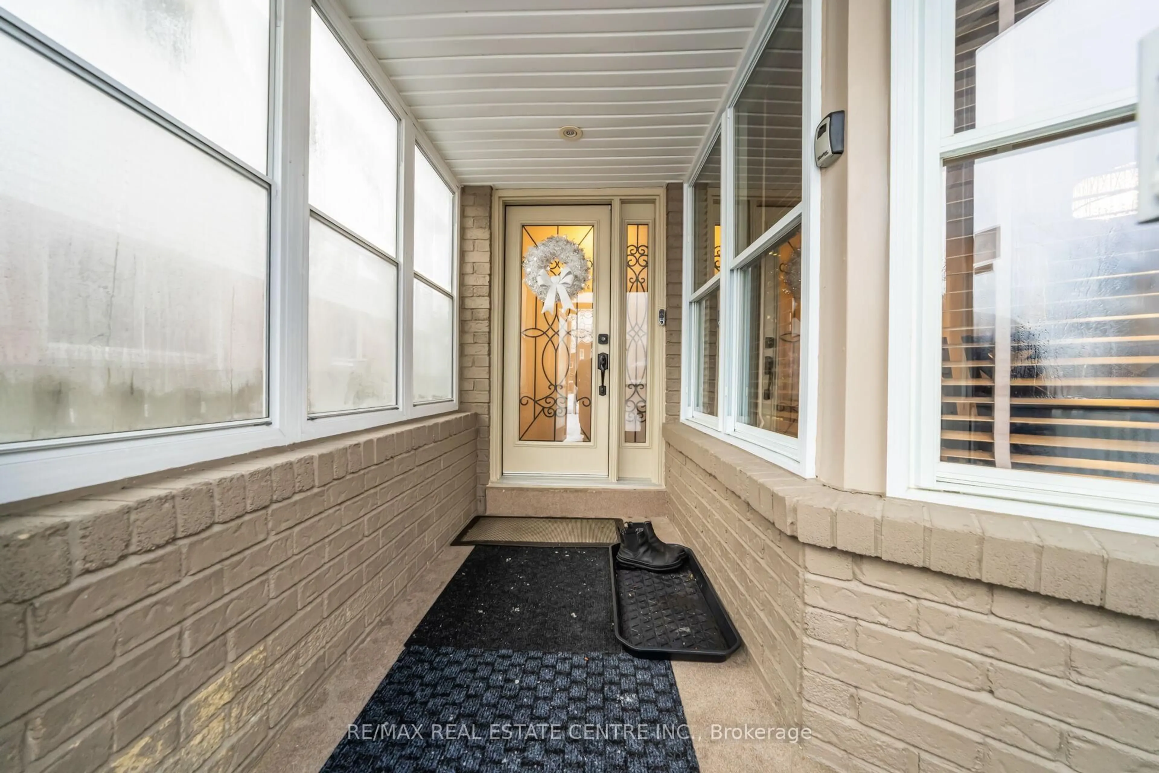 Unknown for 50 Lacewood Cres, Brampton Ontario L6S 3K4