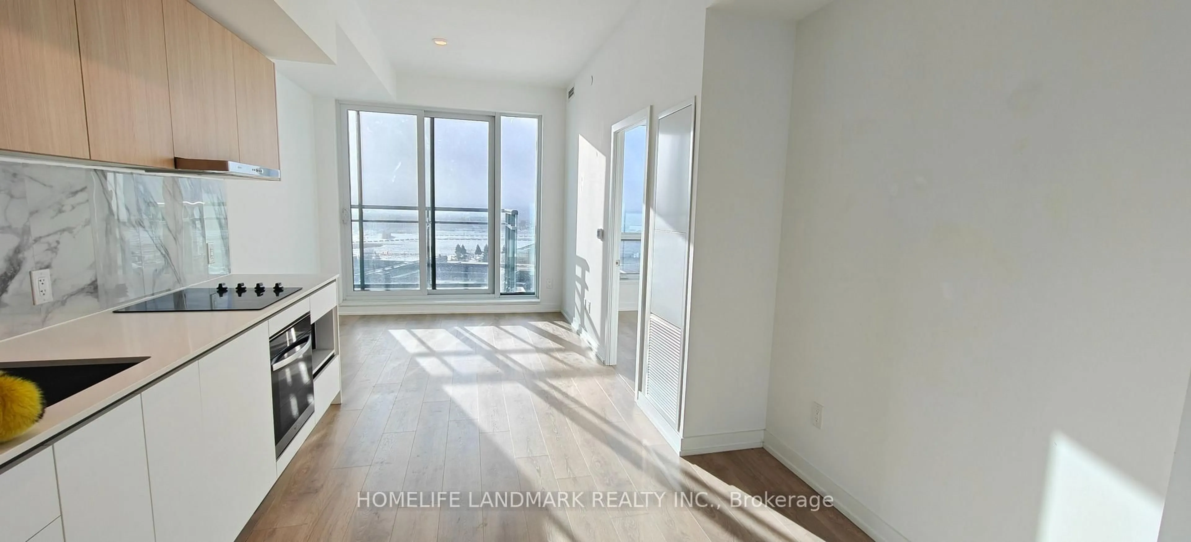 Indoor foyer for 1100 Sheppard Ave #LPH20, Toronto Ontario M3K 0E4