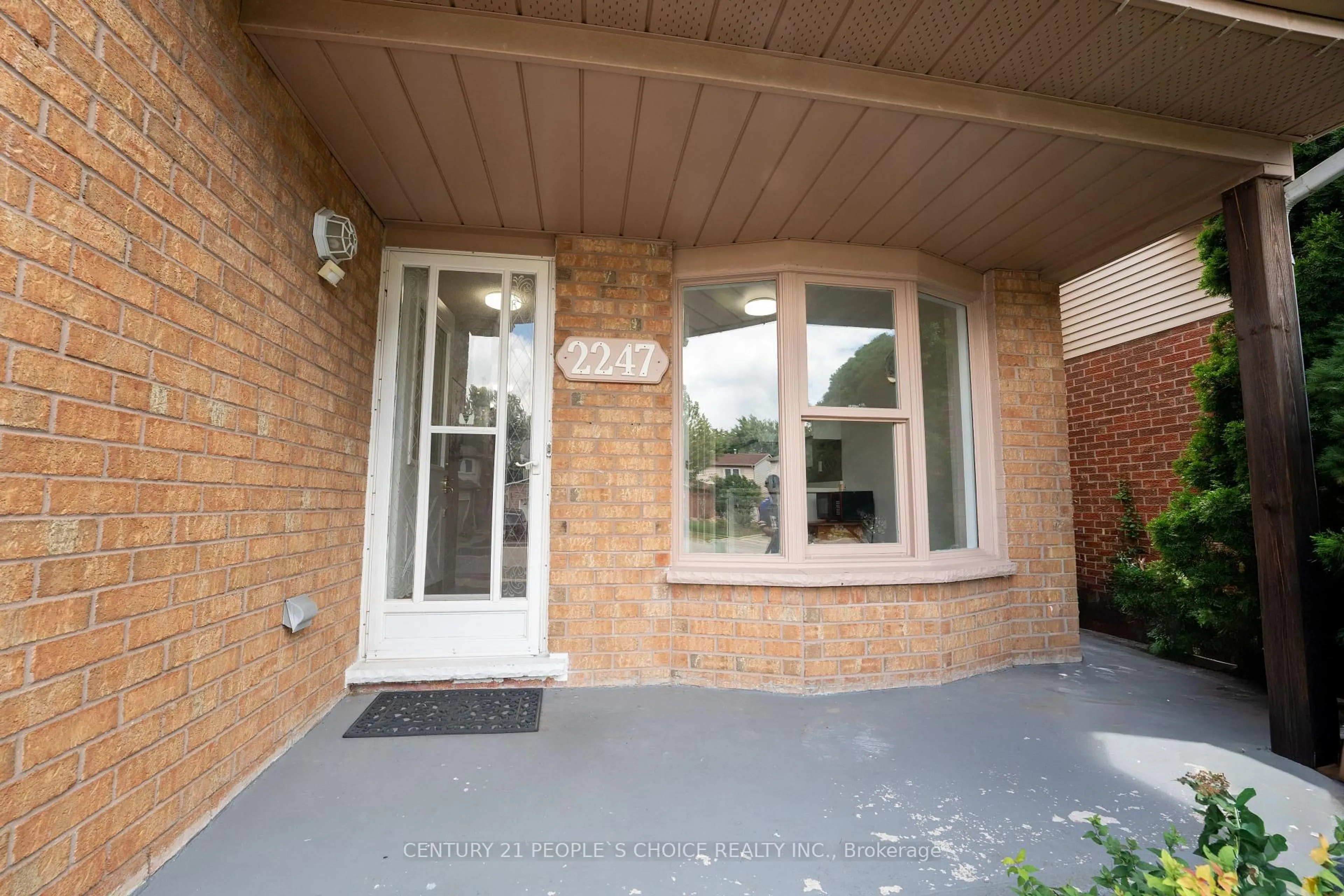 Unknown for 2247 Silverbirch Crt, Burlington Ontario L7M 3H4