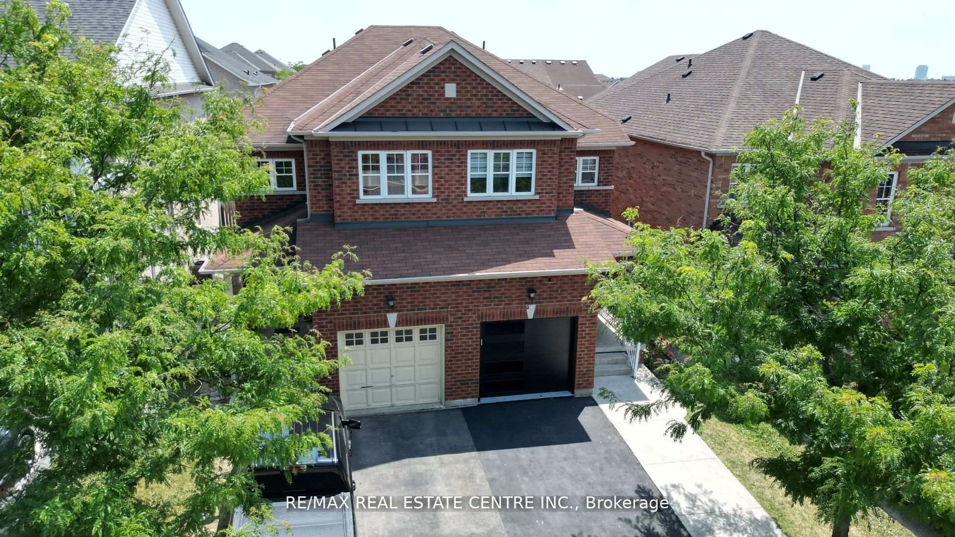 A pic from outside/outdoor area/front of a property/back of a property/a pic from drone, street for 131 Seahorse Ave, Brampton Ontario L6V 4N5