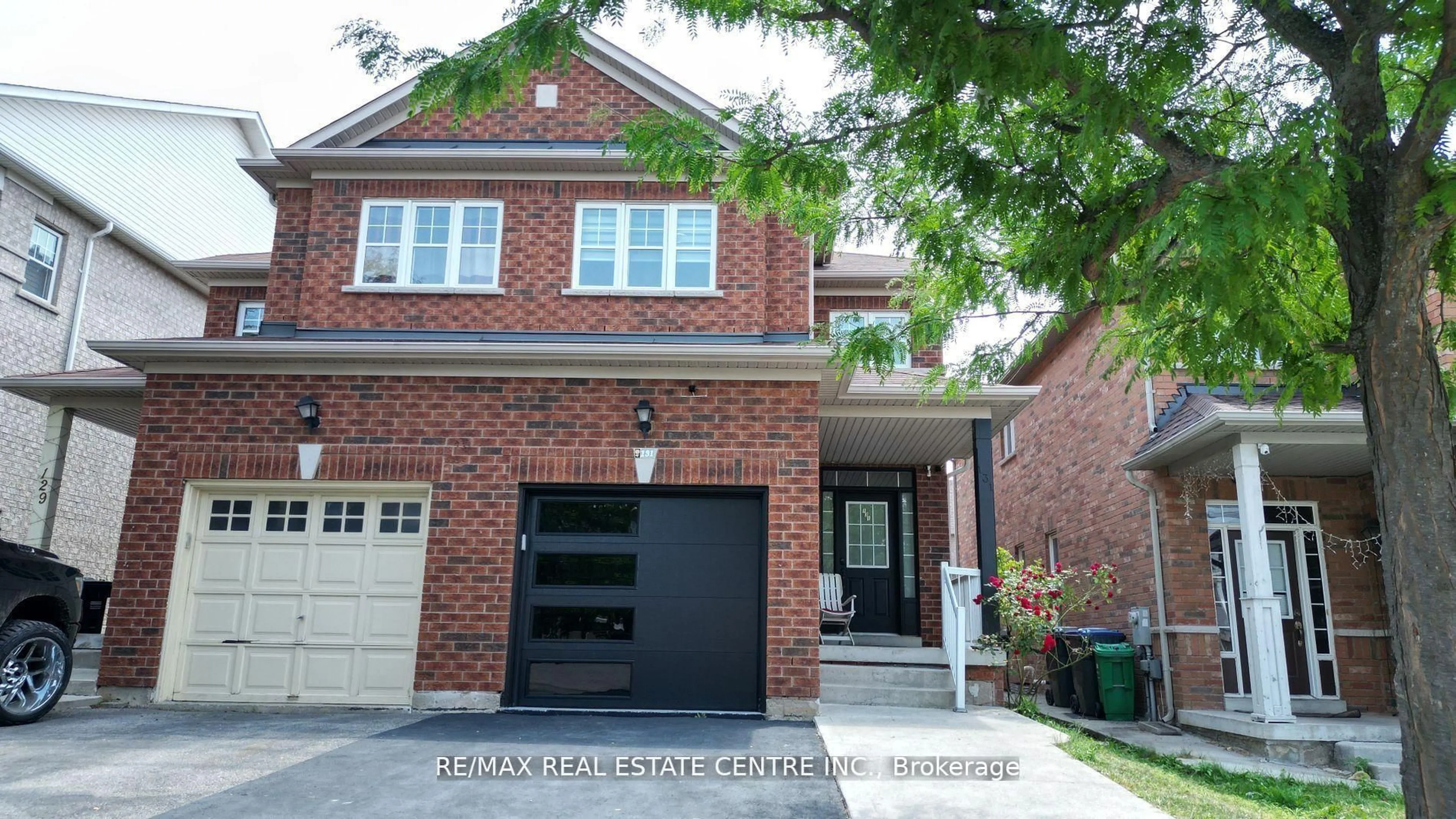 Home with brick exterior material, street for 131 Seahorse Ave, Brampton Ontario L6V 4N5