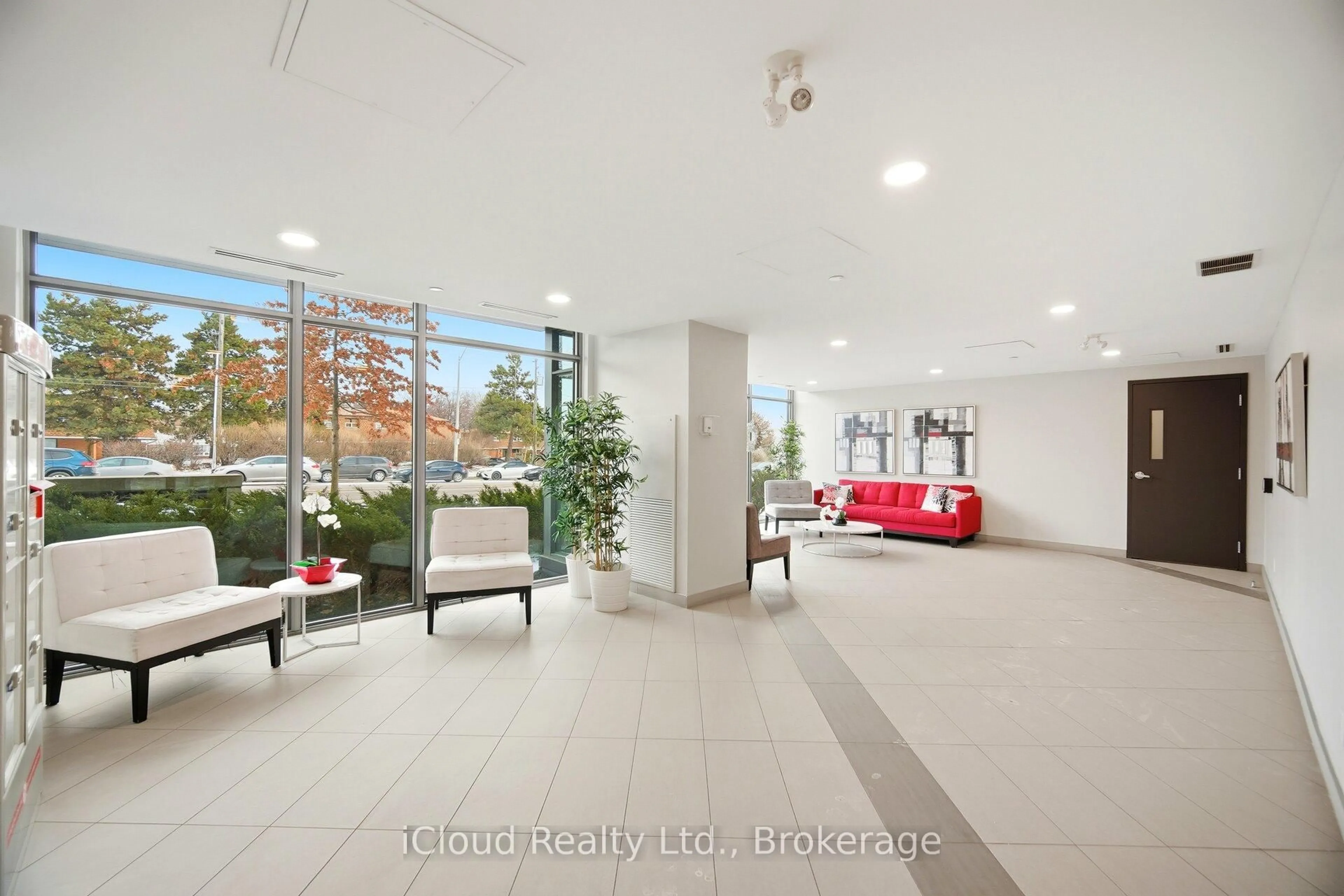 Lobby for 1284 Guelph Line #307, Burlington Ontario L7P 0T9